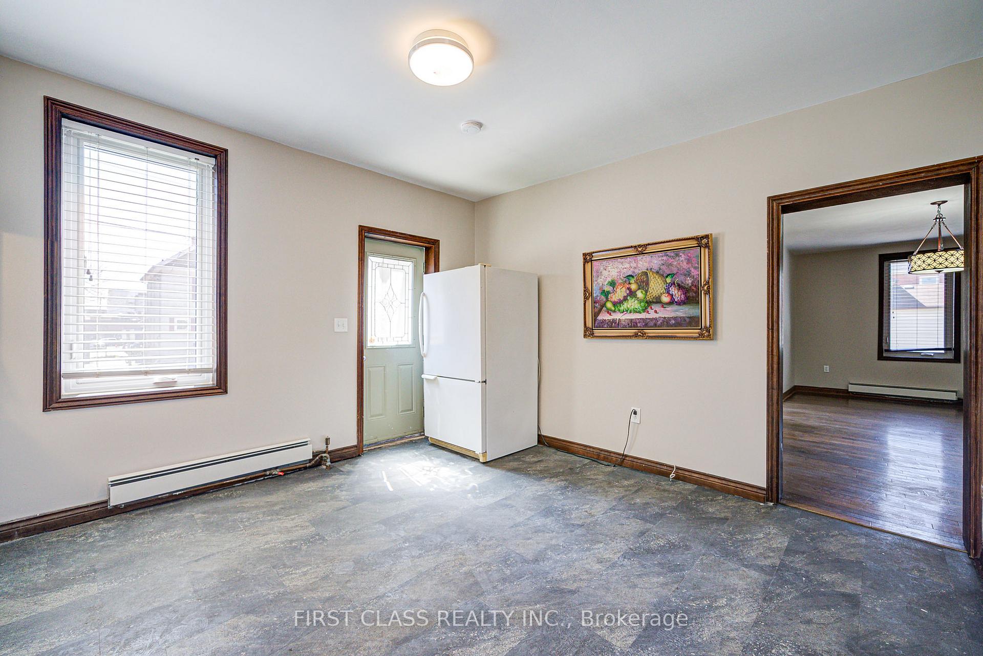 Photo 15 of 24 Colborne Street W, Oshawa, O'Neill — HOMEH