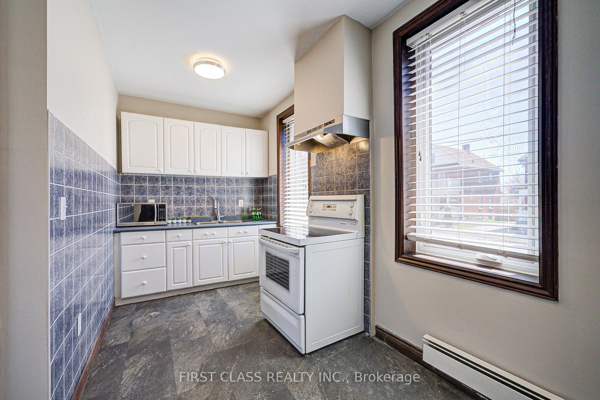 Photo 17 of 24 Colborne Street W, Oshawa, O'Neill — HOMEH