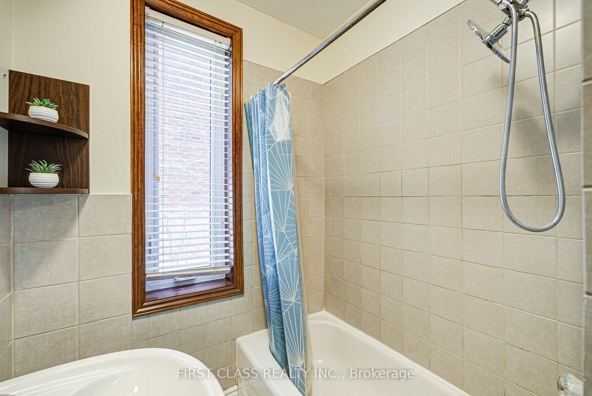 Photo 22 of 24 Colborne Street W, Oshawa, O'Neill — HOMEH