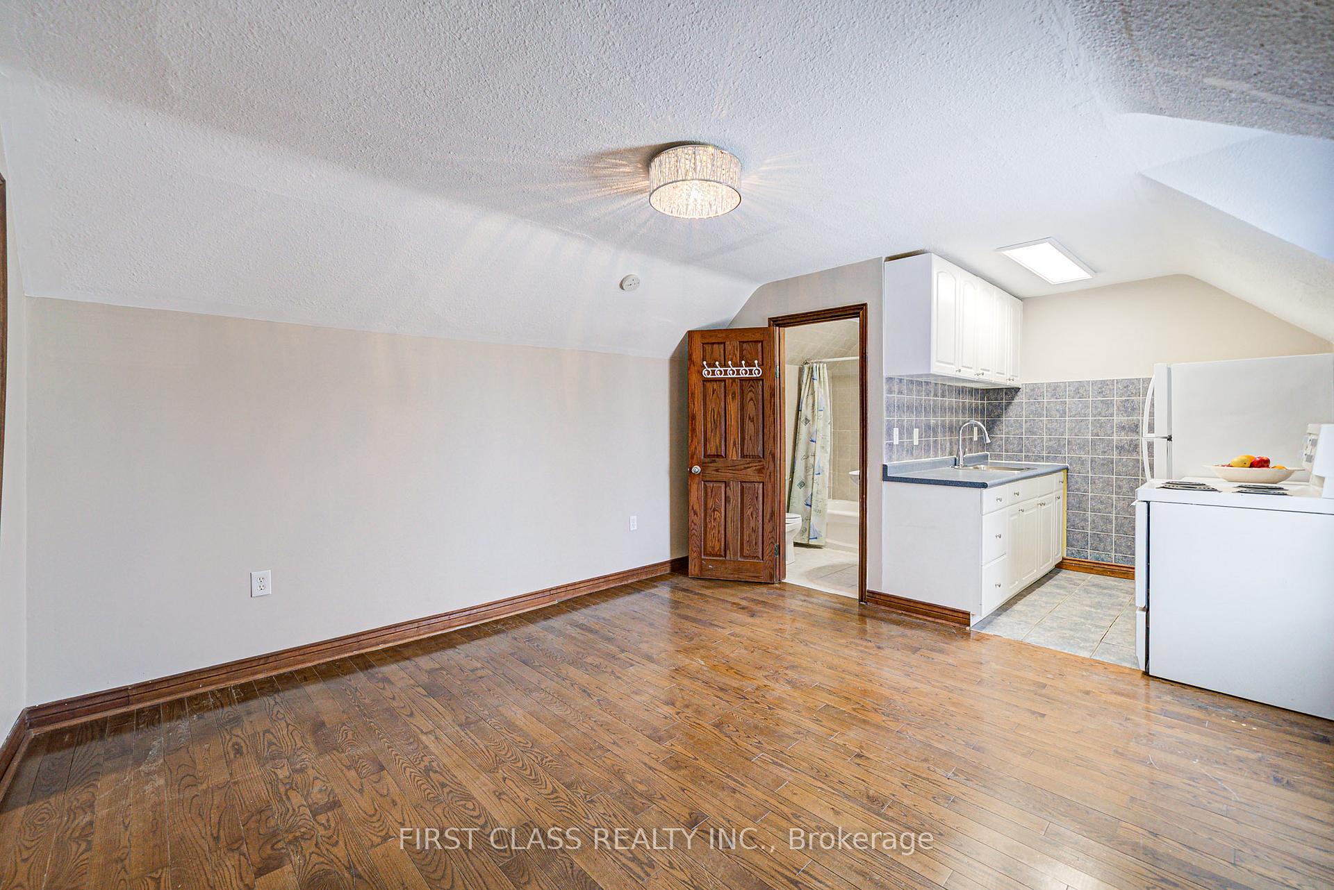 Photo 33 of 24 Colborne Street W, Oshawa, O'Neill — HOMEH