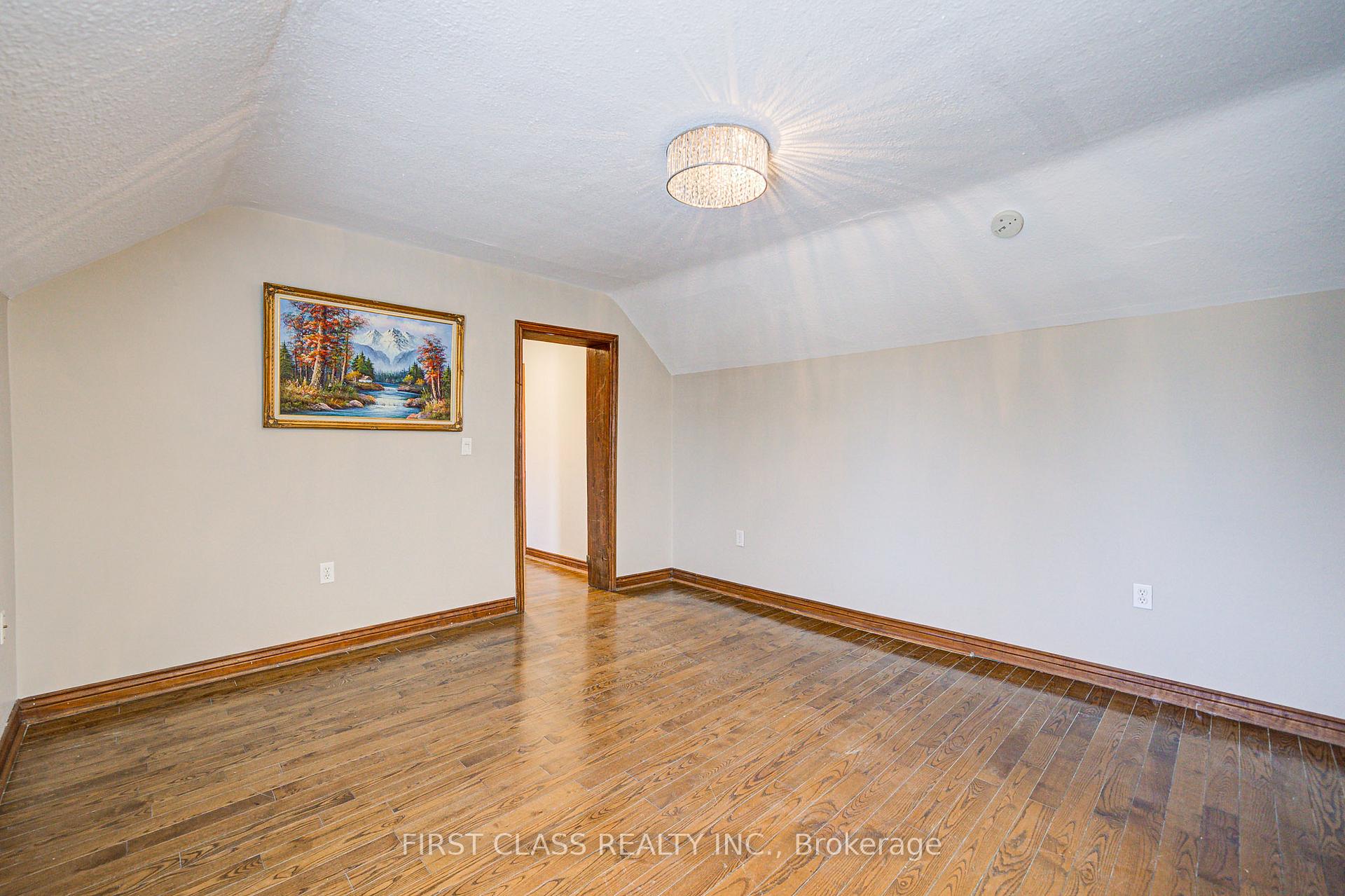 Photo 34 of 24 Colborne Street W, Oshawa, O'Neill — HOMEH