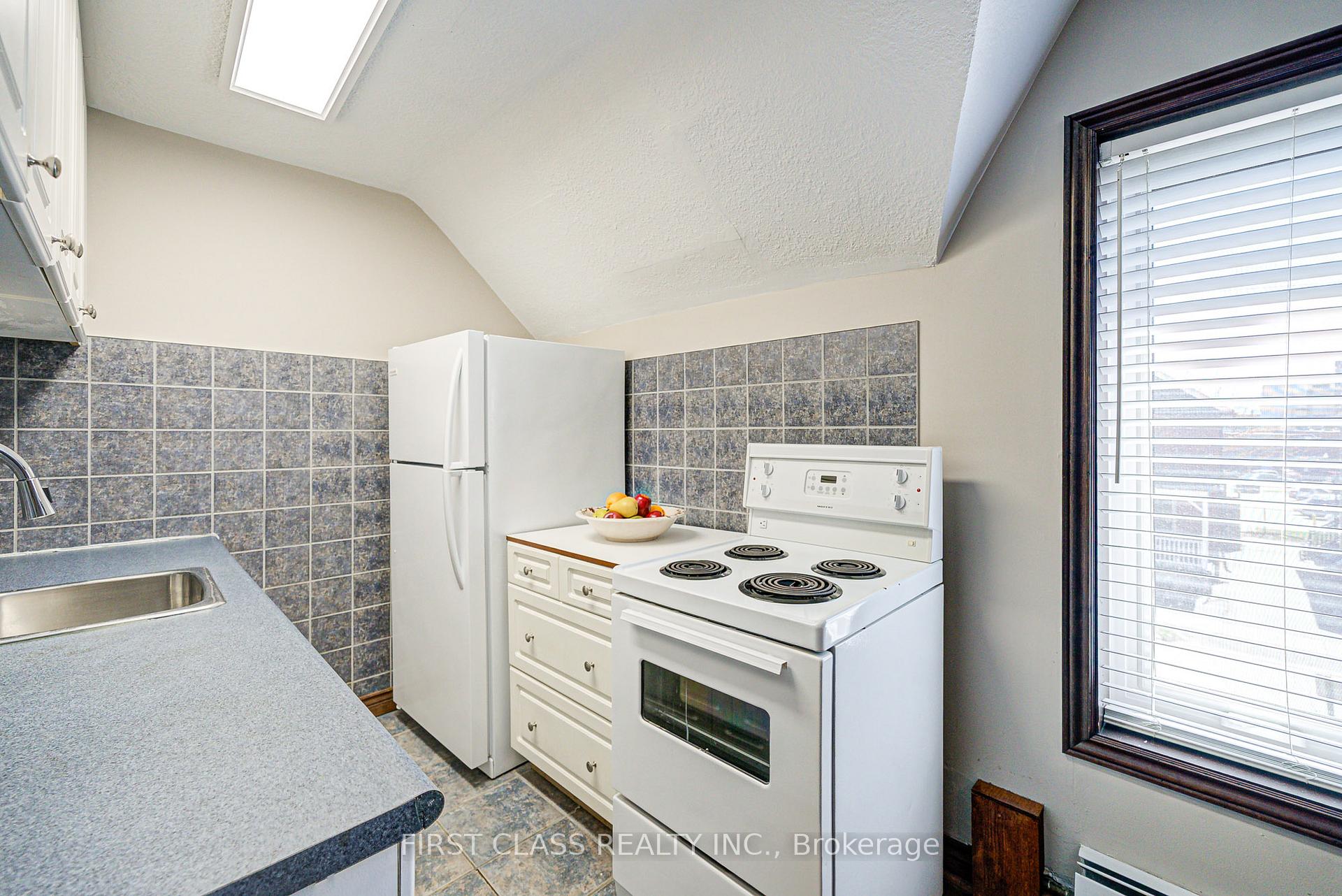 Photo 36 of 24 Colborne Street W, Oshawa, O'Neill — HOMEH