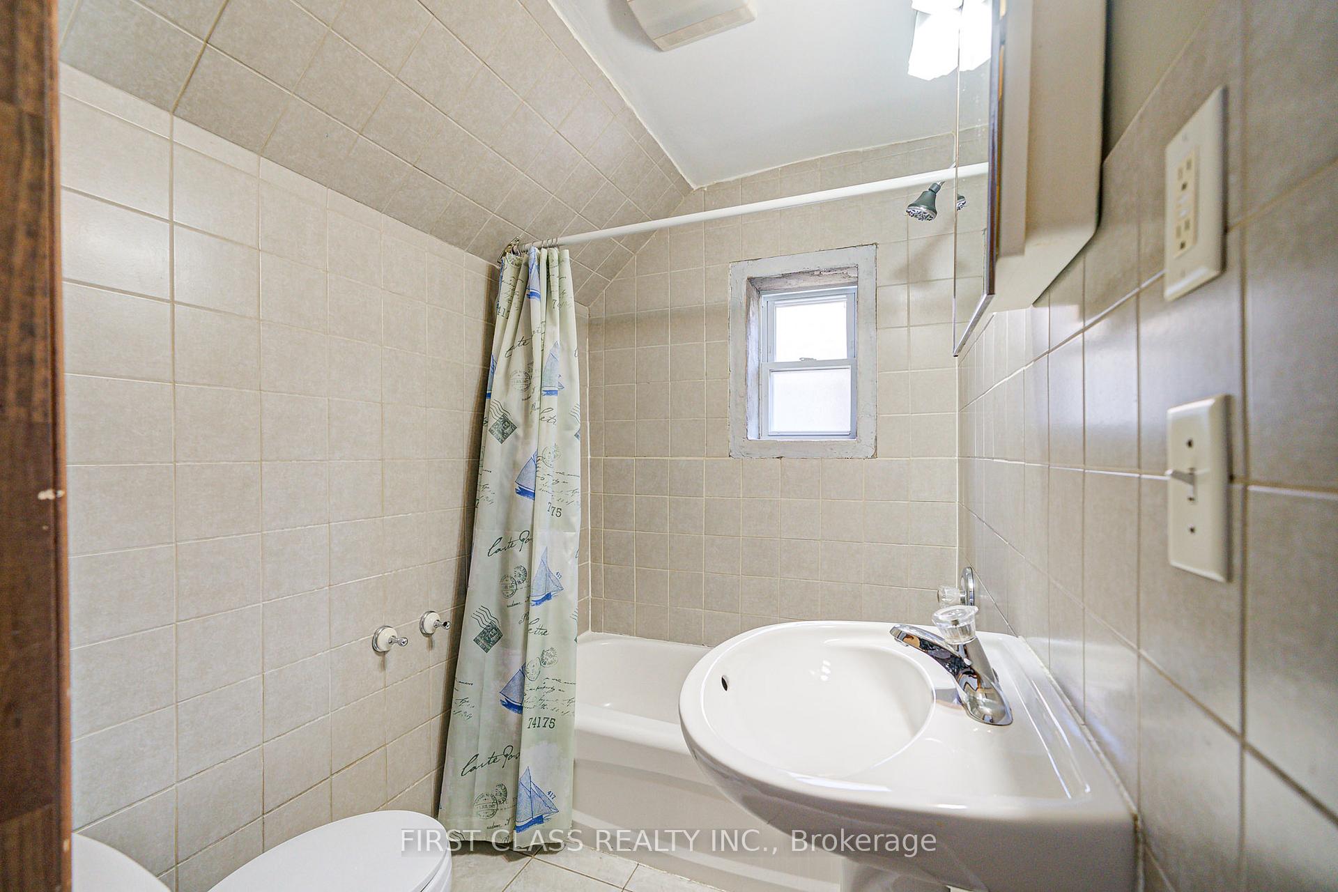 Photo 38 of 24 Colborne Street W, Oshawa, O'Neill — HOMEH