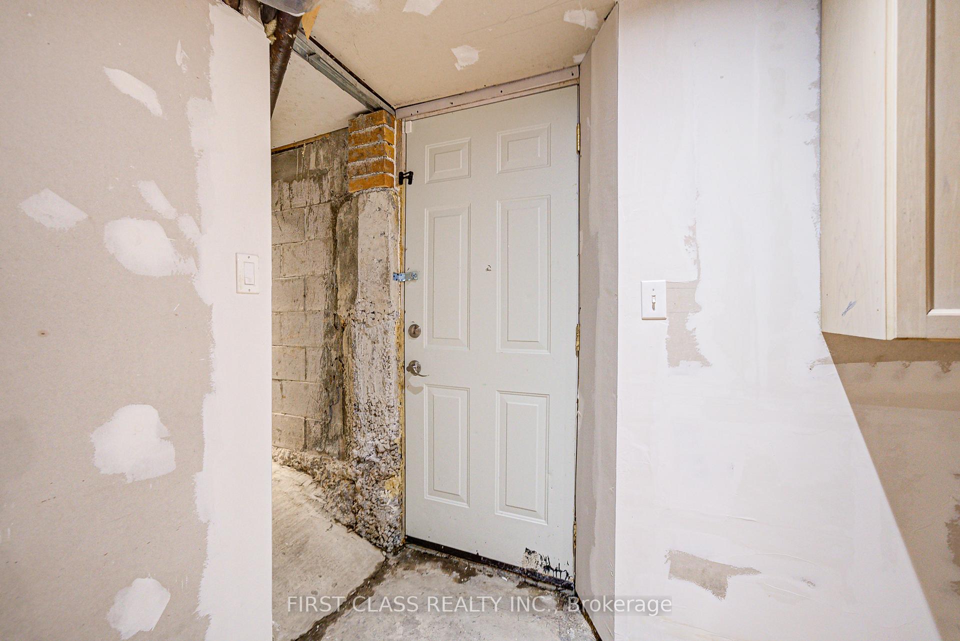 Photo 41 of 24 Colborne Street W, Oshawa, O'Neill — HOMEH