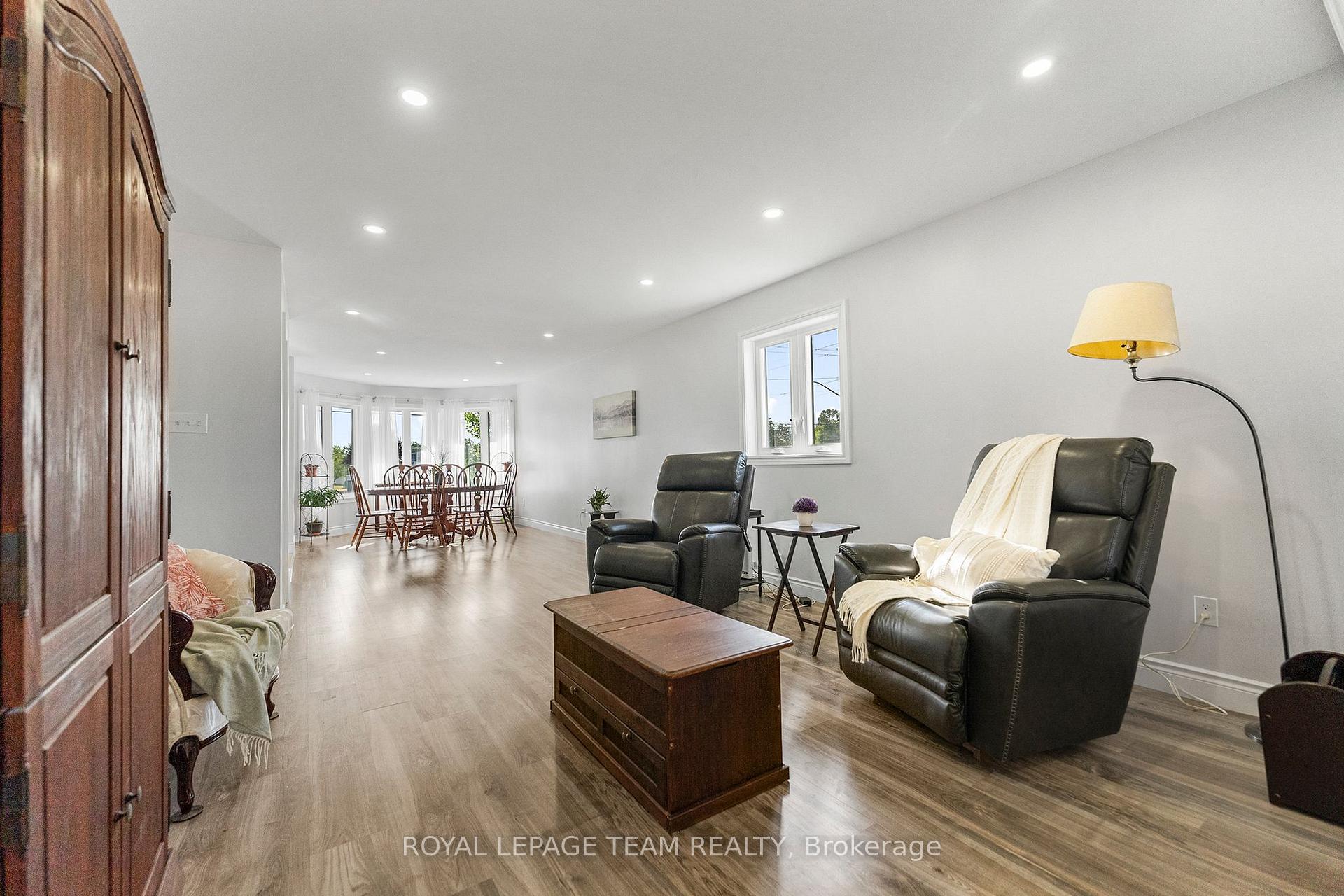 Photo 9 of 429 Gillan Road, Renfrew — HOMEH