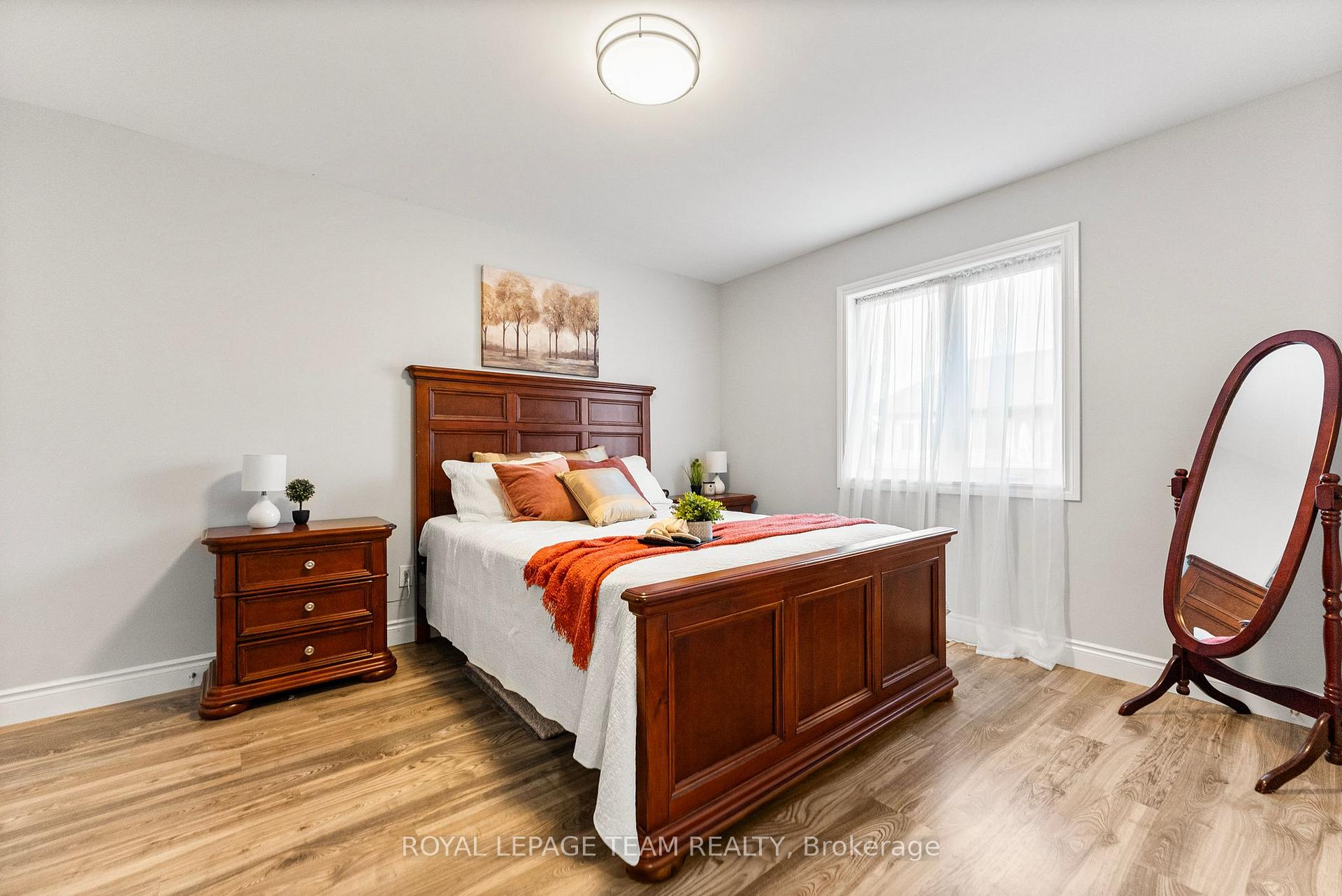 Photo 12 of 429 Gillan Road, Renfrew — HOMEH