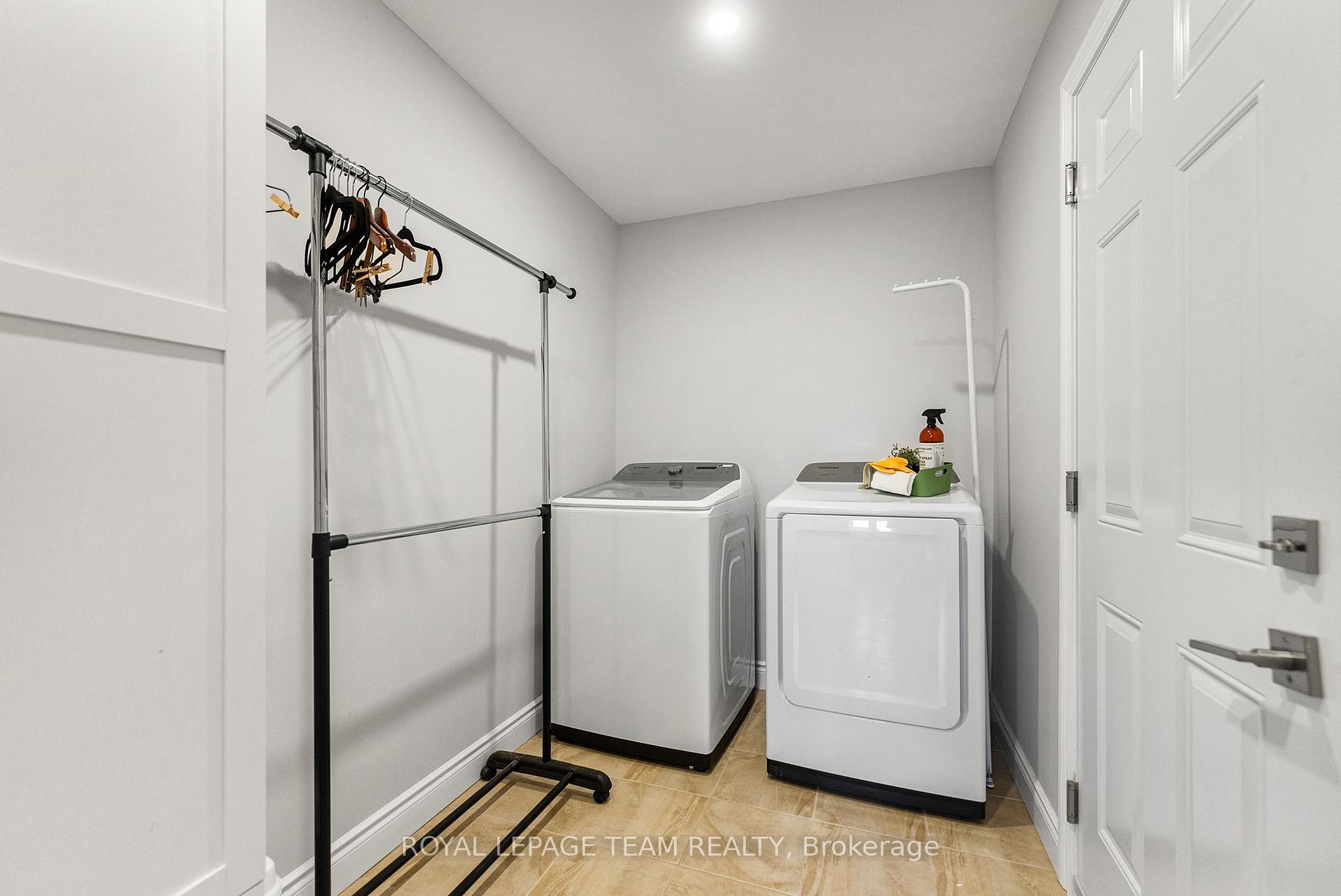 Photo 17 of 429 Gillan Road, Renfrew — HOMEH