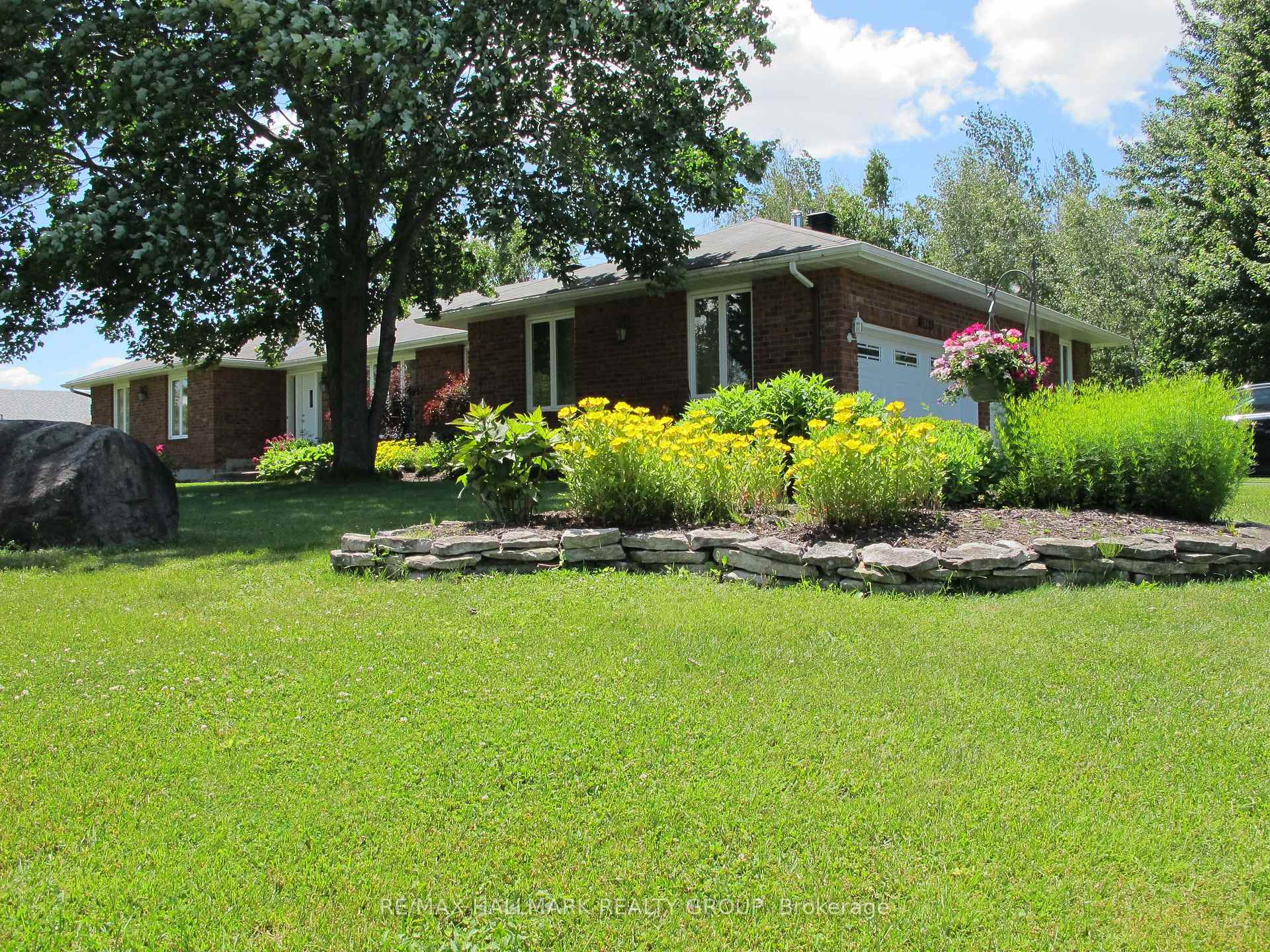 Photo 7 of 1960 Horizon Drive, Ottawa, Vars Village — HOMEH