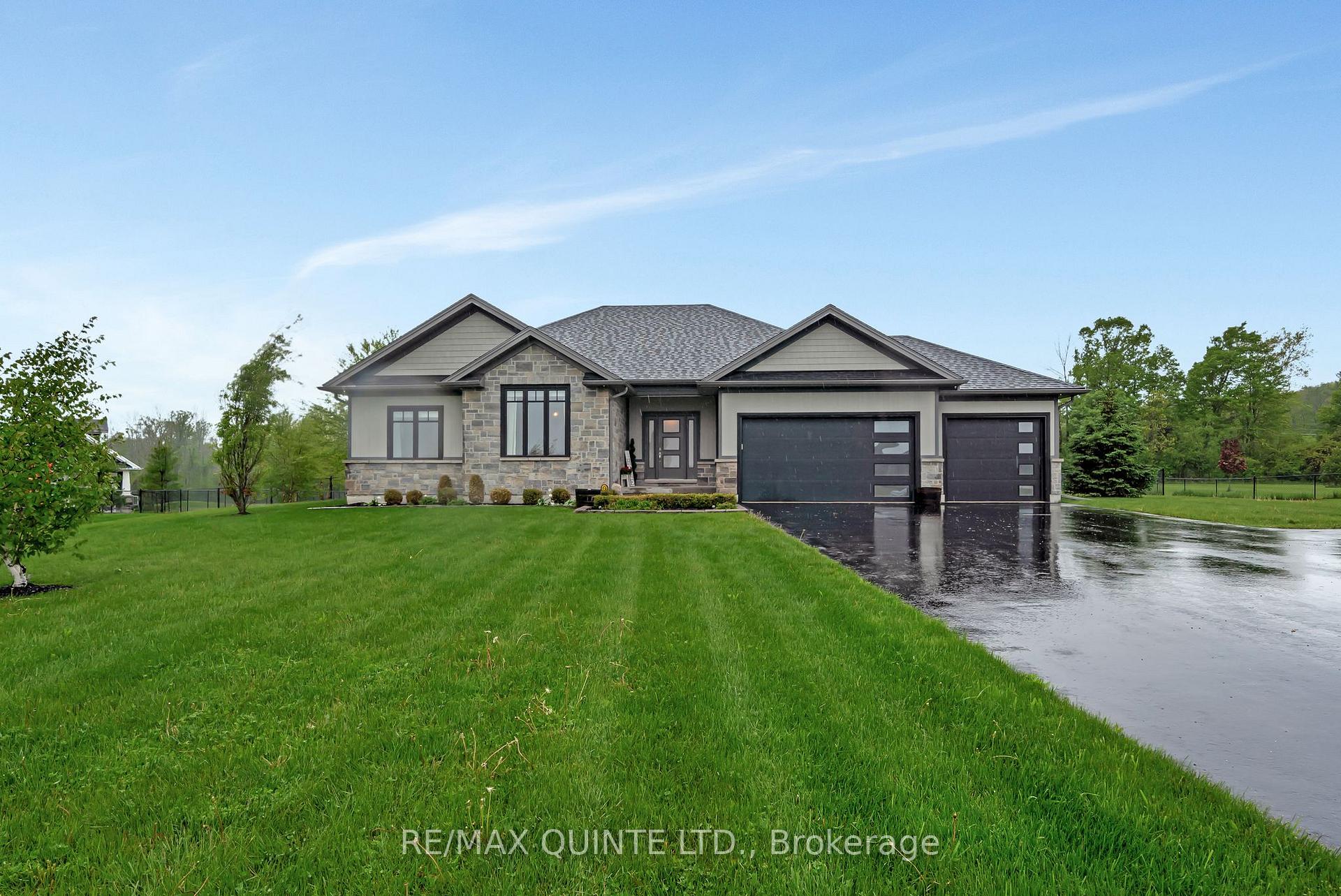 Front of 39 Woodland Trail