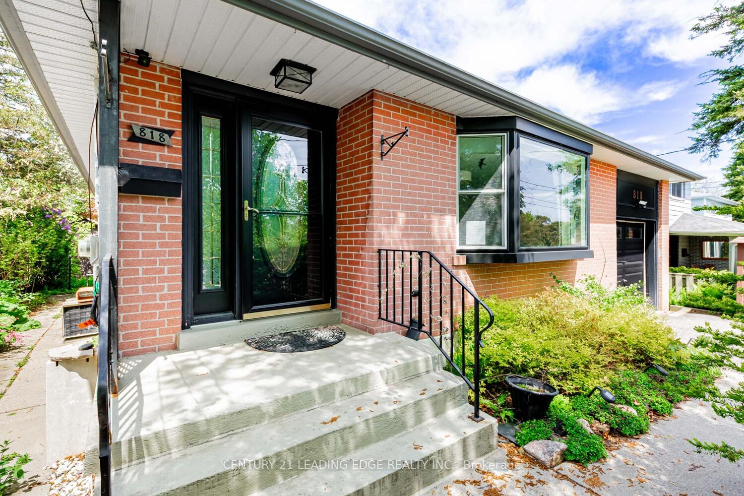 Photo 2 of 818 Sanok Drive, Pickering, West Shore — HOMEH