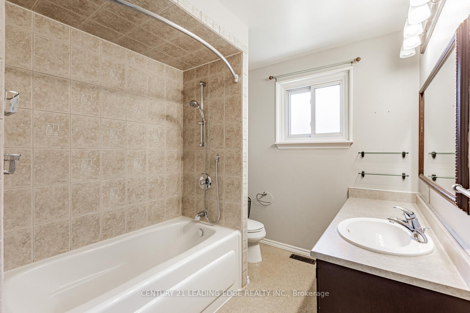Photo 8 of 818 Sanok Drive, Pickering, West Shore — HOMEH