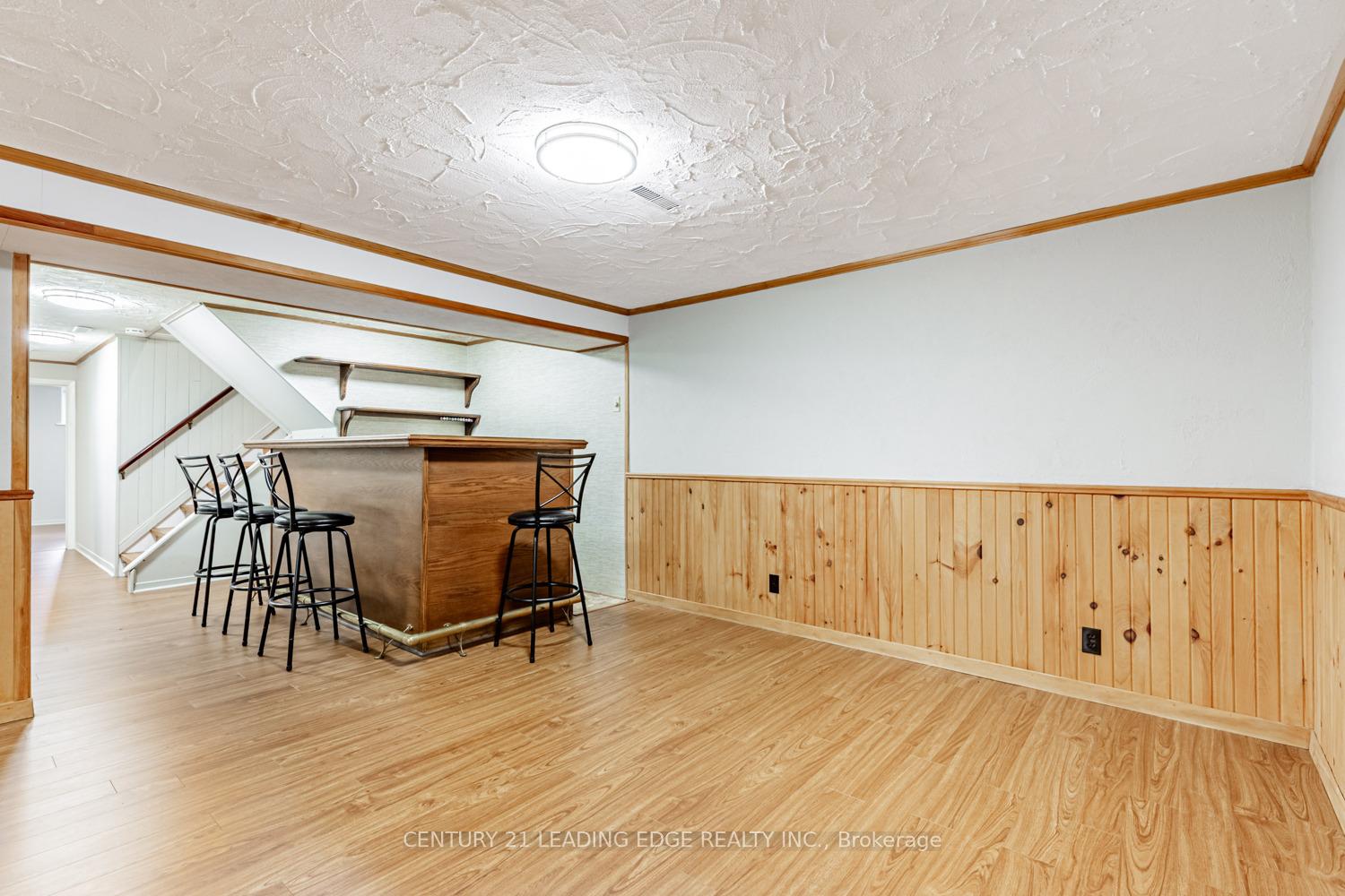 Photo 11 of 818 Sanok Drive, Pickering, West Shore — HOMEH