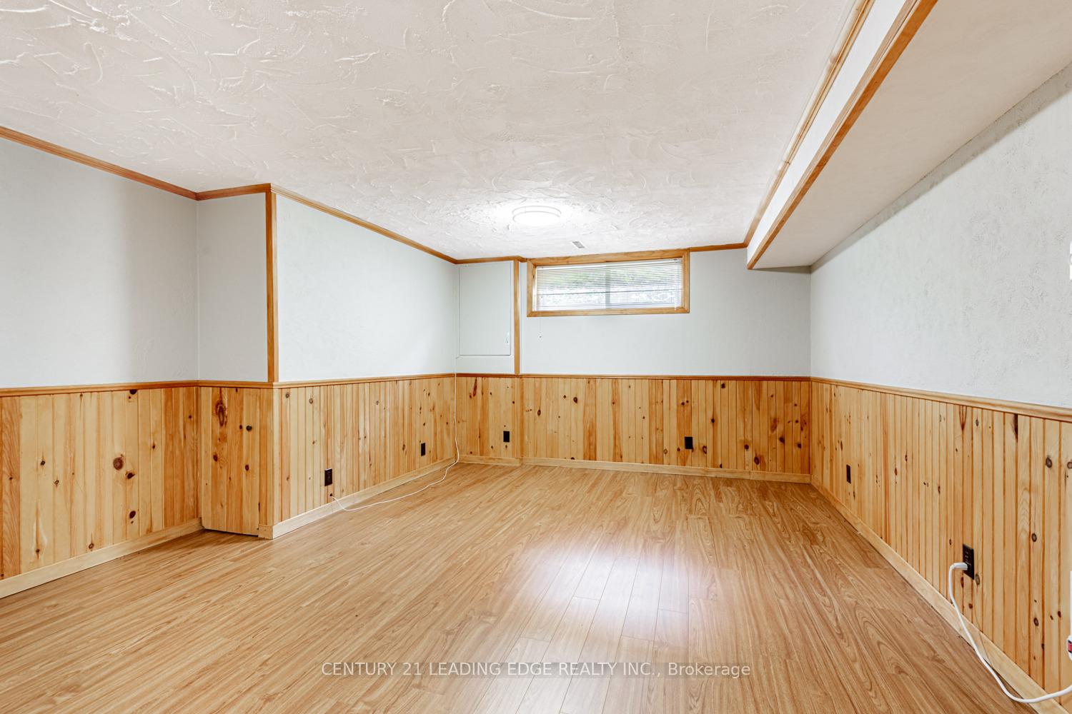 Photo 12 of 818 Sanok Drive, Pickering, West Shore — HOMEH