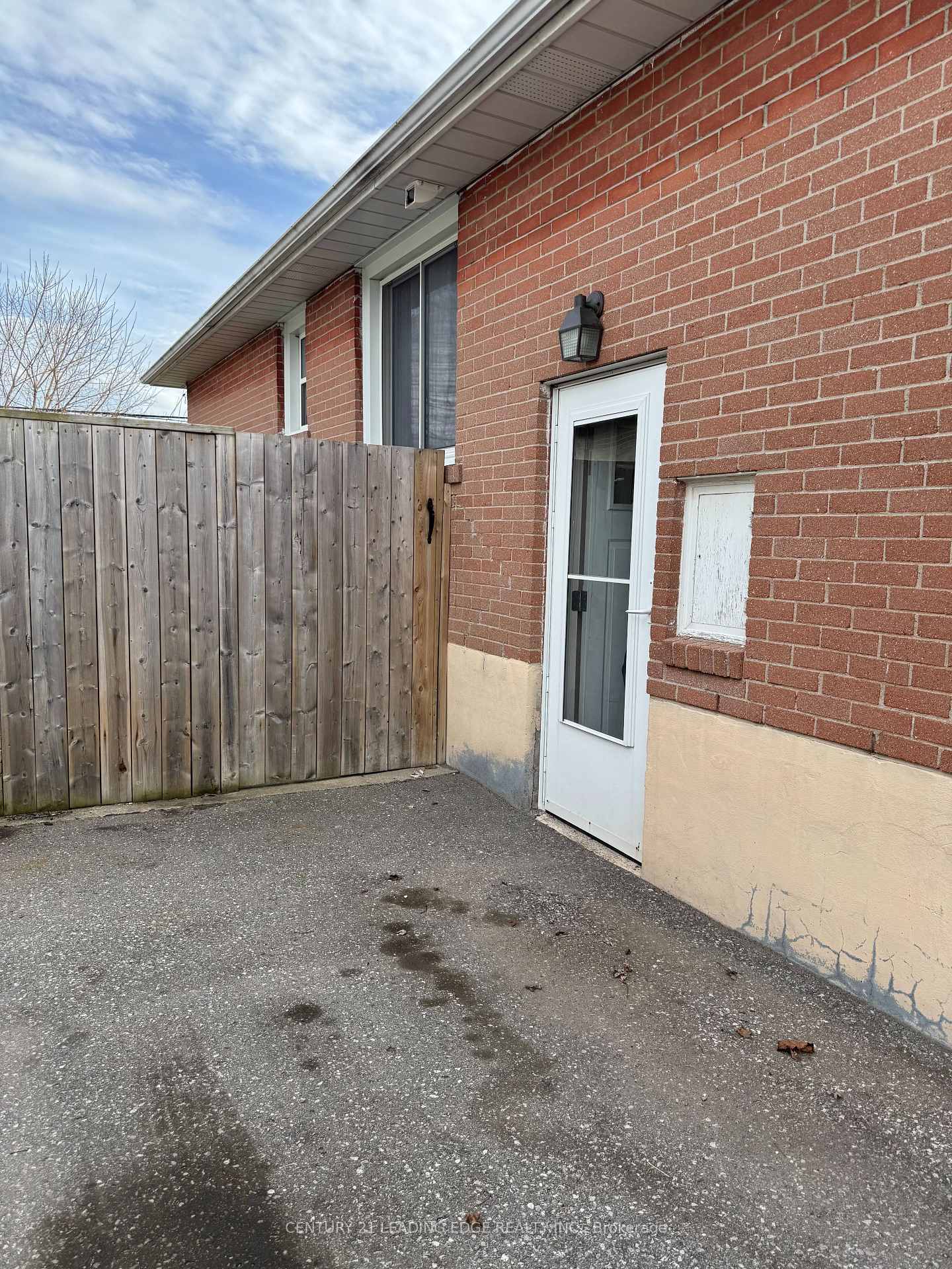 Photo 19 of Unit LOWER, 583 Montcalm Avenue, Oshawa, Vanier — HOMEH