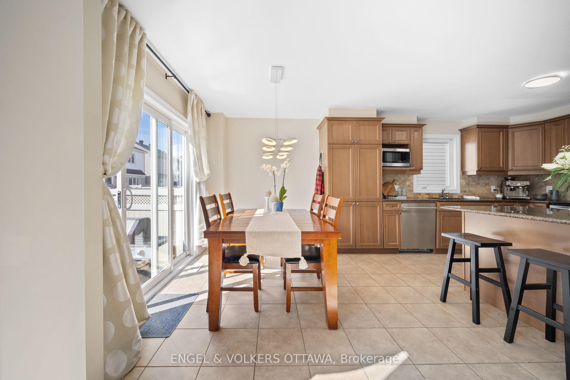 Photo 9 of 613 Calla Lily Terrace, Ottawa, Notting Hill/Summerside — HOMEH