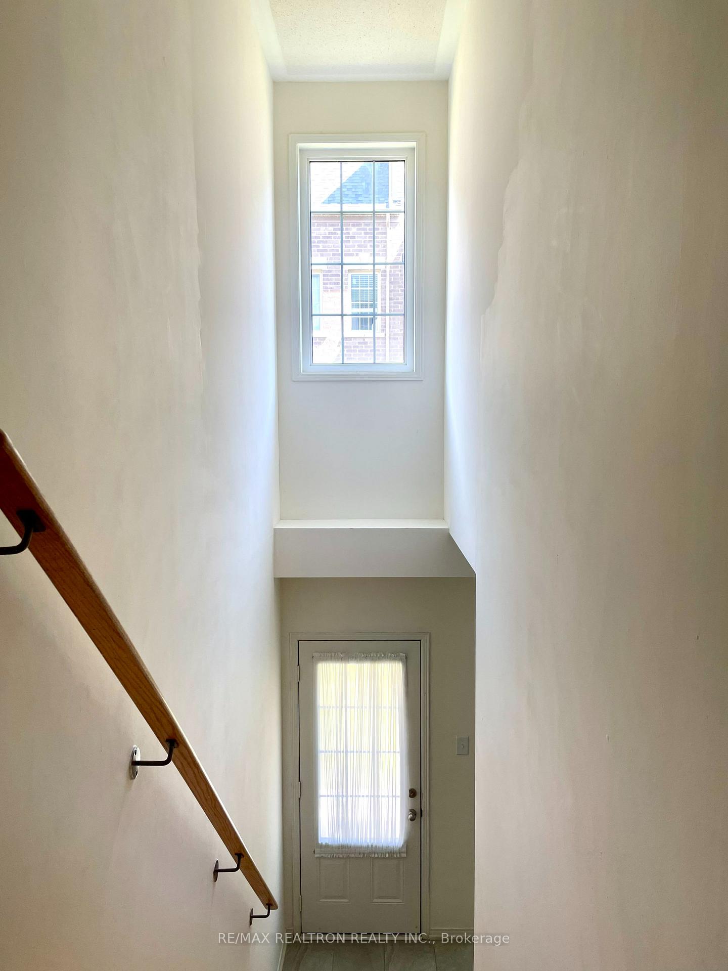 Photo 2 of Unit 166, 2702 Deputy Minister Path, Oshawa, Windfields — HOMEH