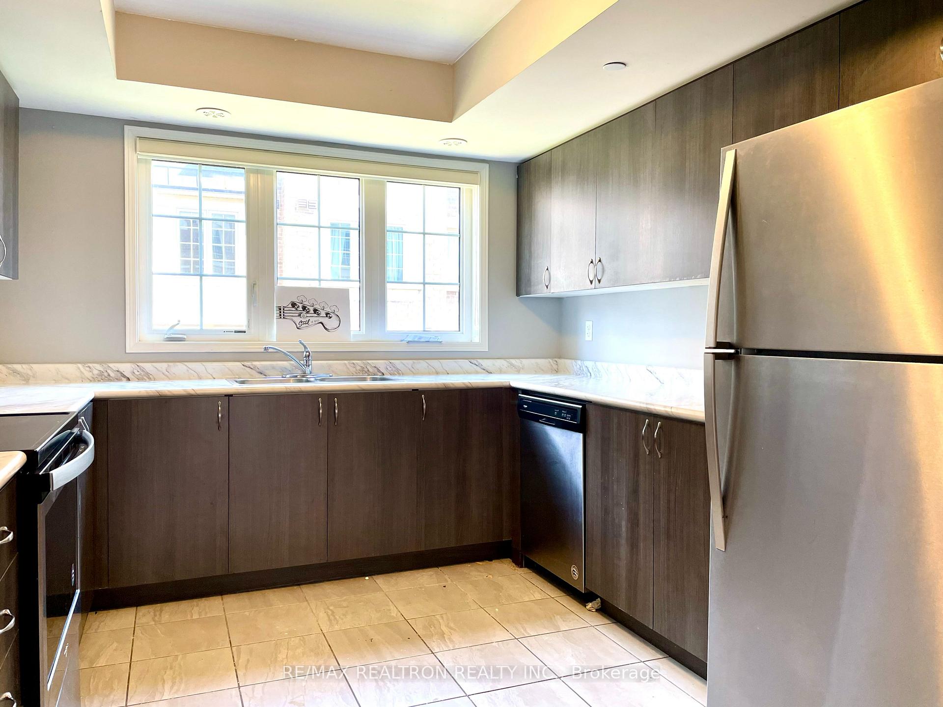 Photo 7 of Unit 166, 2702 Deputy Minister Path, Oshawa, Windfields — HOMEH