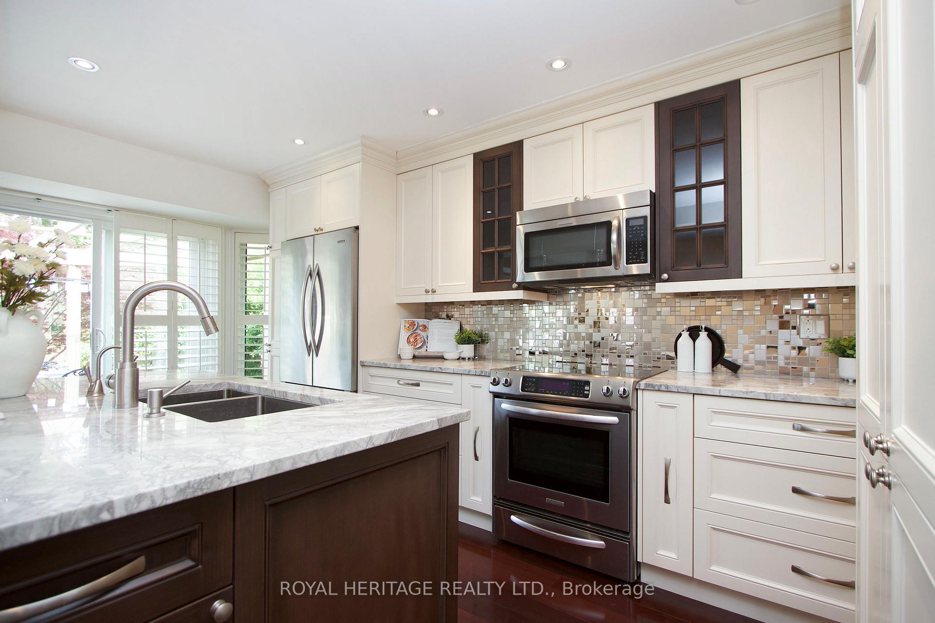 Photo 5 of 1609 Rawlings Drive, Pickering, Liverpool — HOMEH