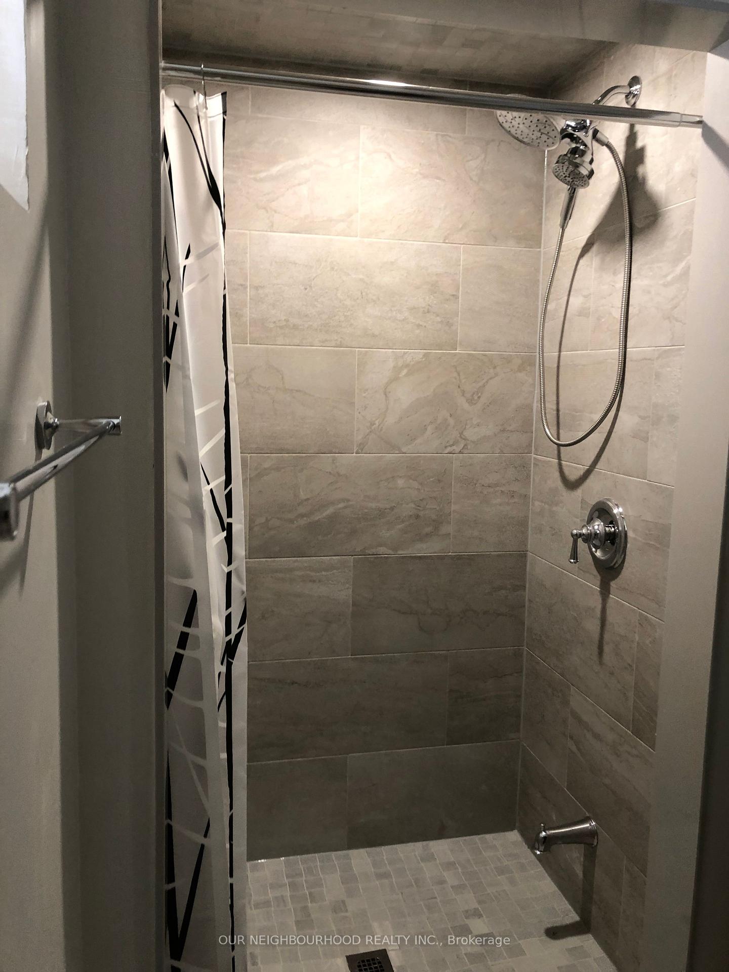 Photo 12 of Unit B, 212 Taunton Road, Oshawa, Samac — HOMEH