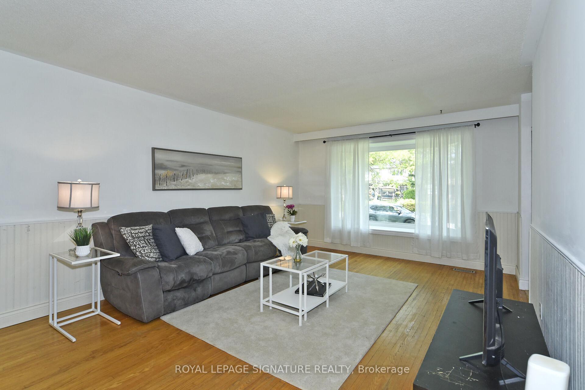 Photo 10 of 845 Breda Avenue, Pickering, West Shore — HOMEH
