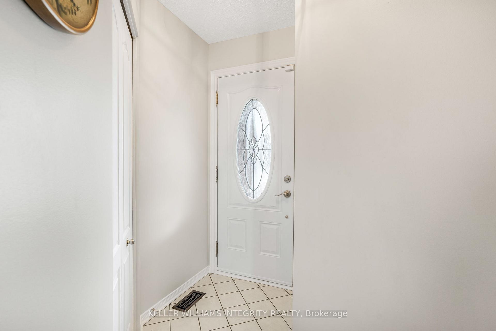 Photo 4 of 849 Beauregard Crescent, Ottawa, Fallingbrook/Ridgemount — HOMEH