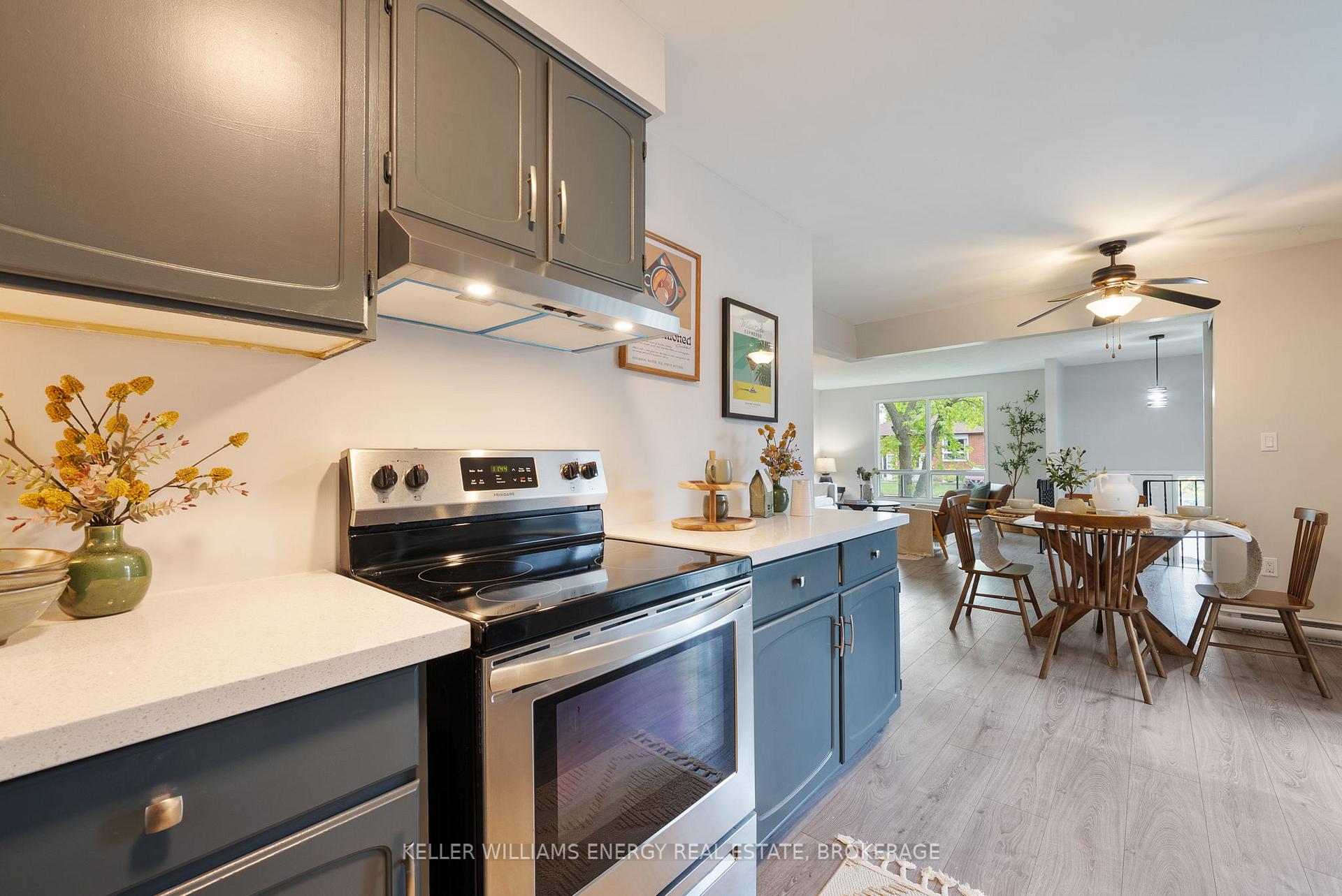 Photo 6 of 736 Cricklewood Drive, Oshawa, Pinecrest — HOMEH