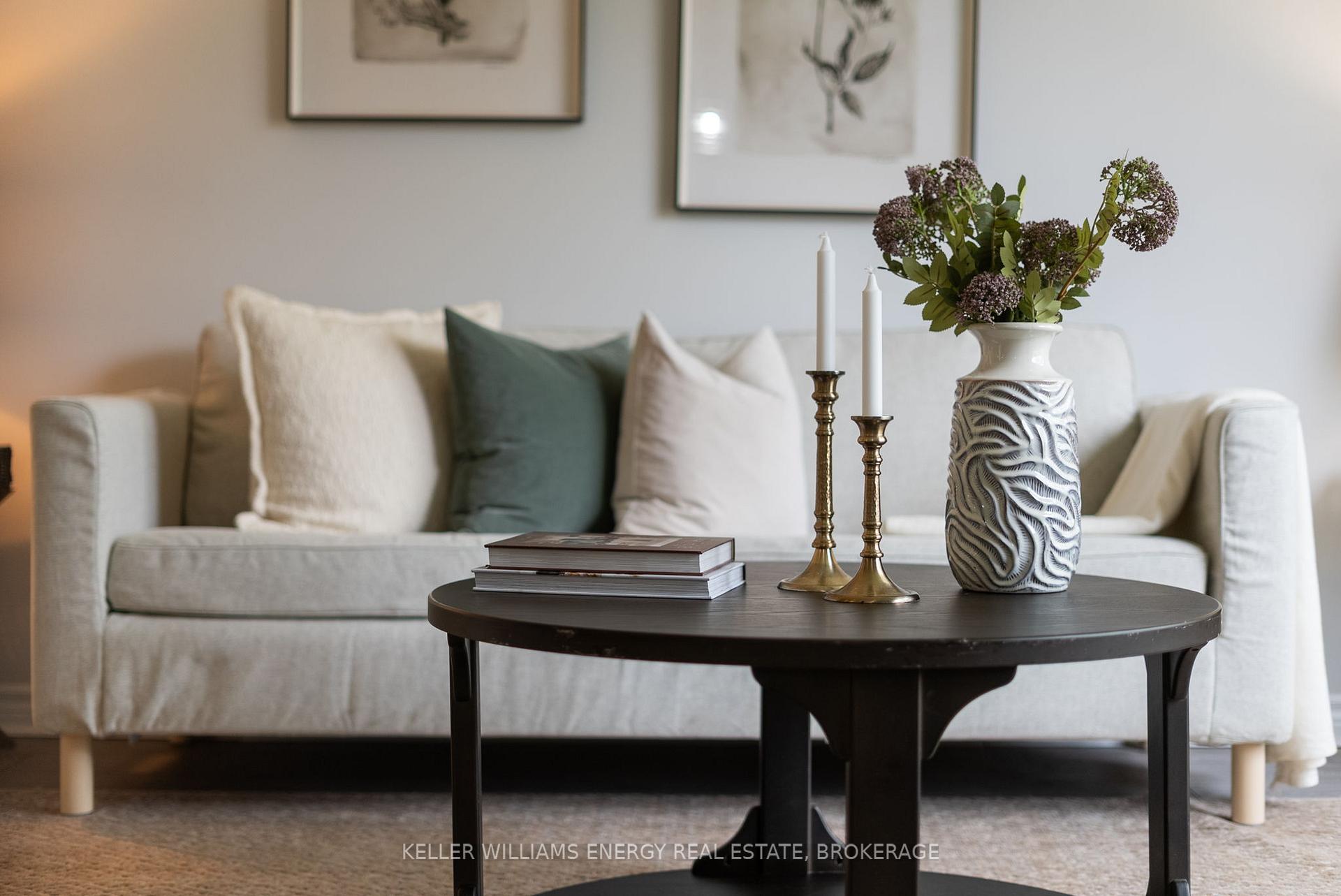 Photo 8 of 736 Cricklewood Drive, Oshawa, Pinecrest — HOMEH