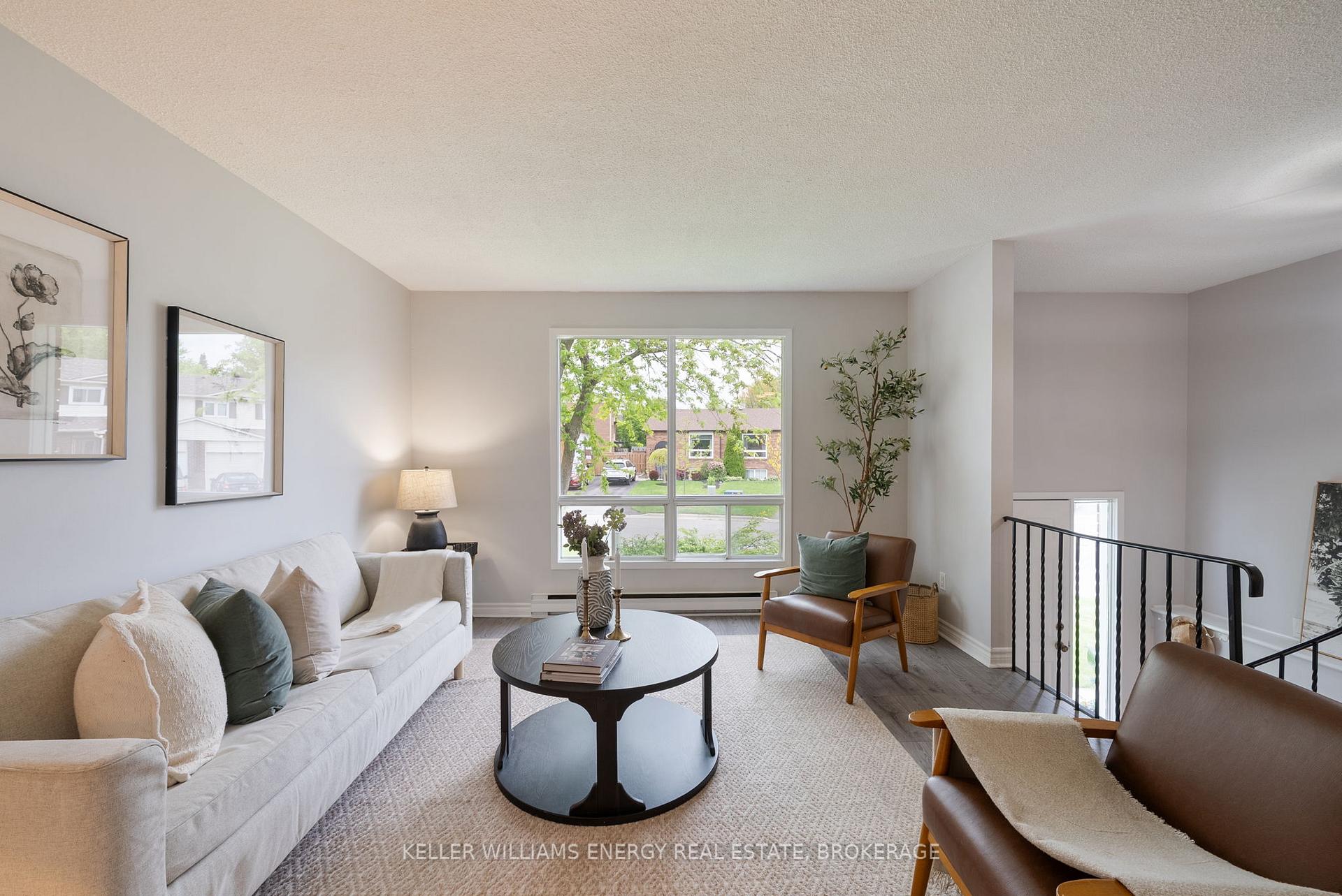 Photo 9 of 736 Cricklewood Drive, Oshawa, Pinecrest — HOMEH