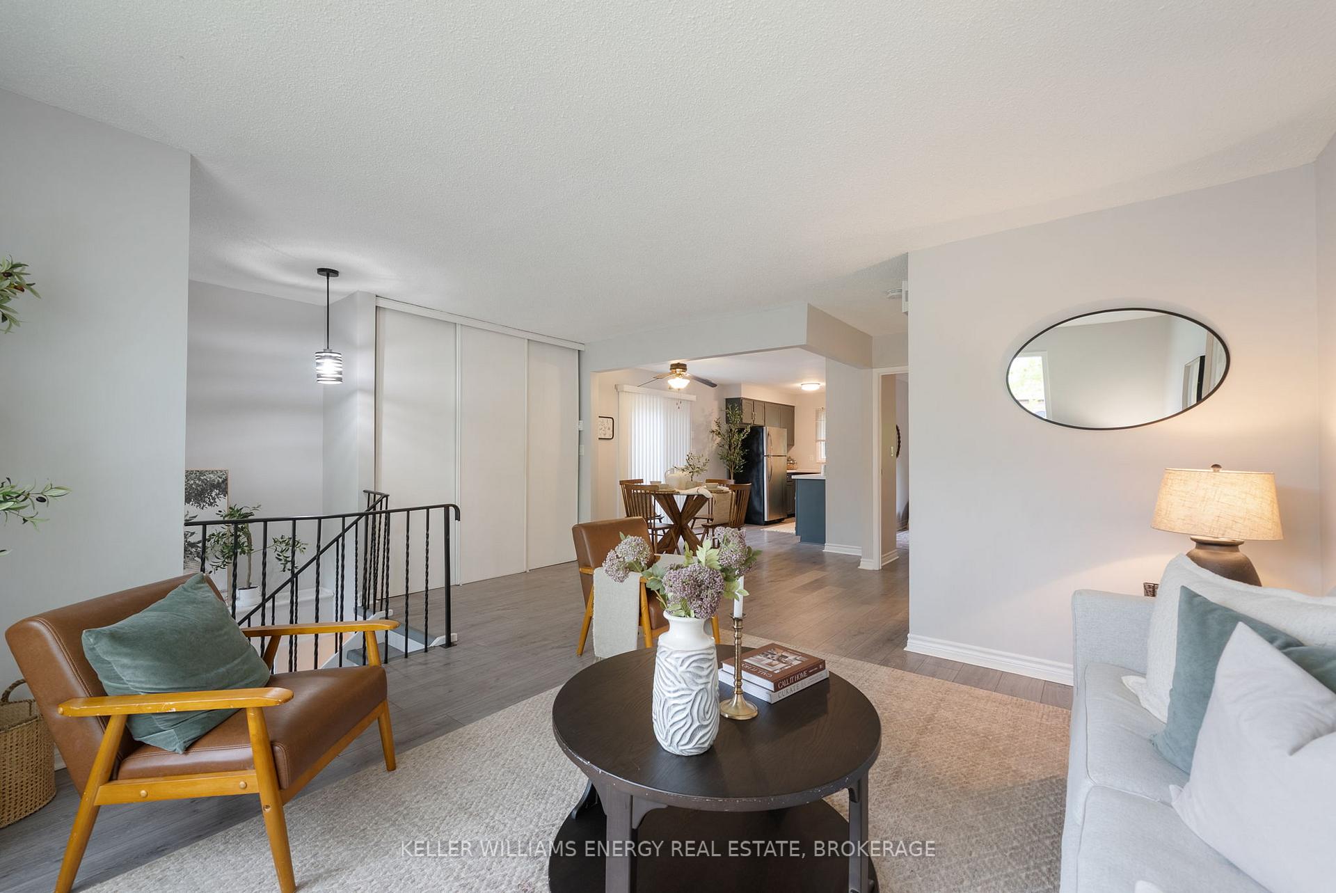 Photo 12 of 736 Cricklewood Drive, Oshawa, Pinecrest — HOMEH
