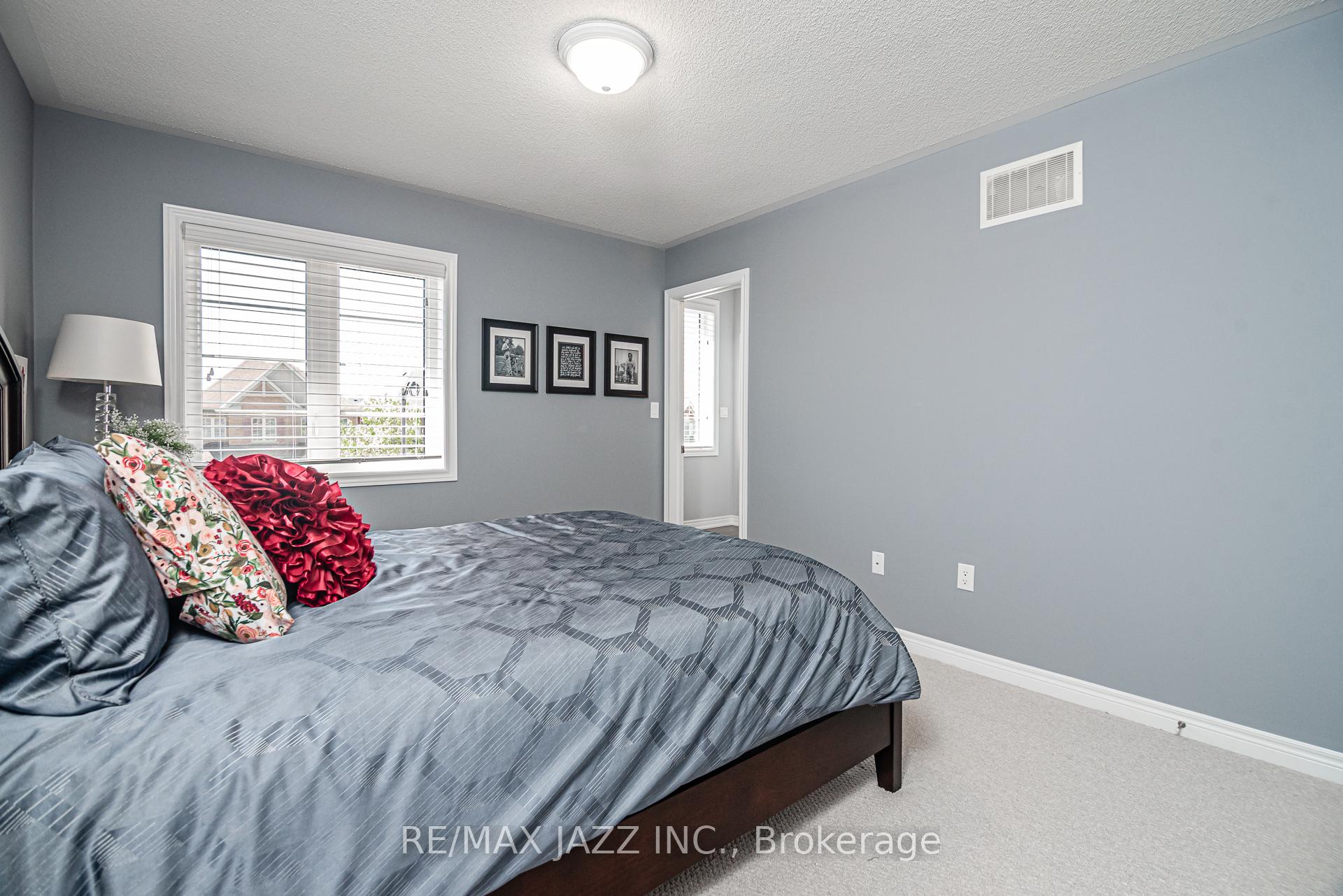 Photo 16 of 176 Dance Act Avenue, Oshawa, Windfields — HOMEH