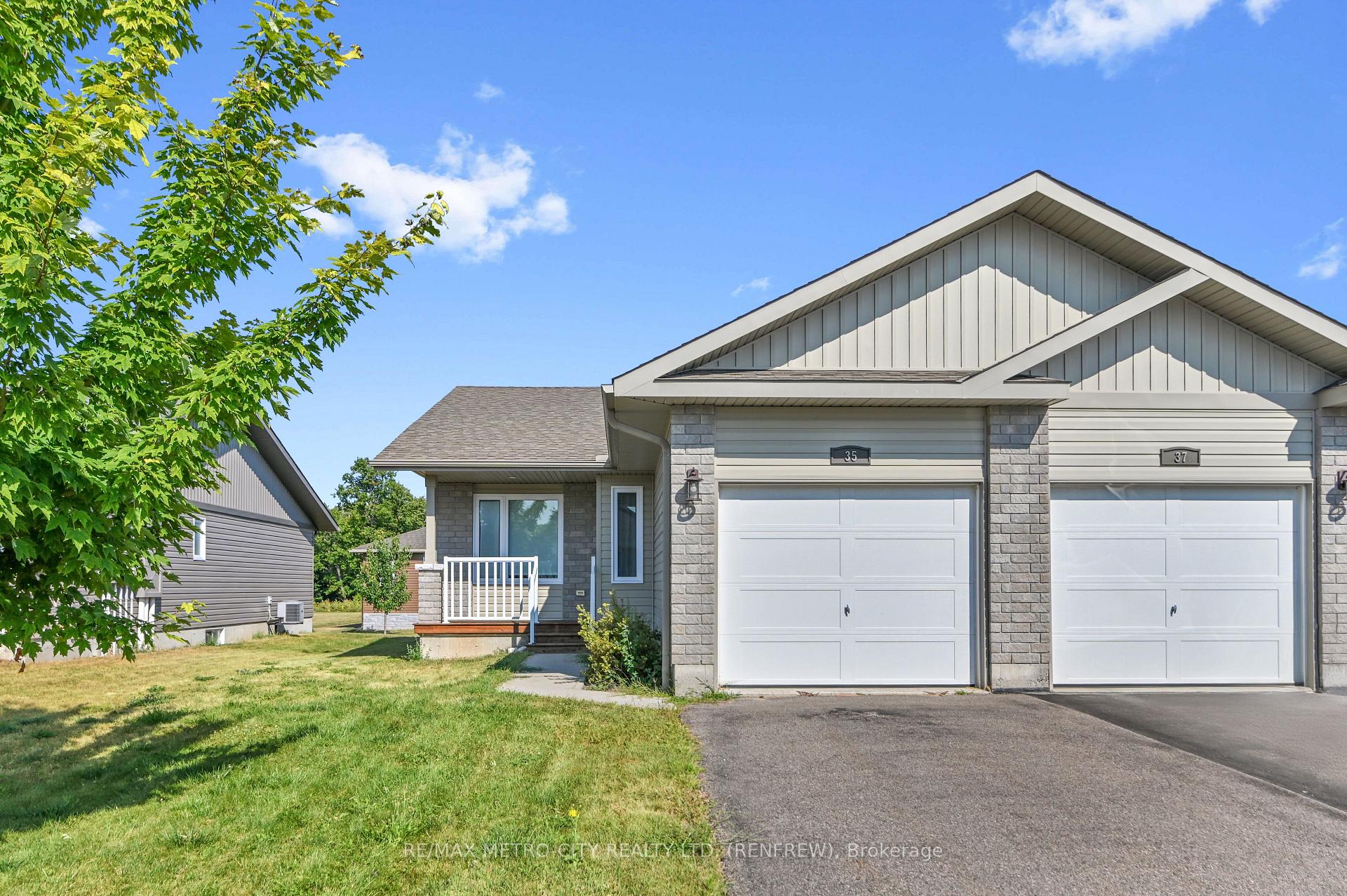 Photo 3 of 35 Otteridge Drive, Renfrew — HOMEH
