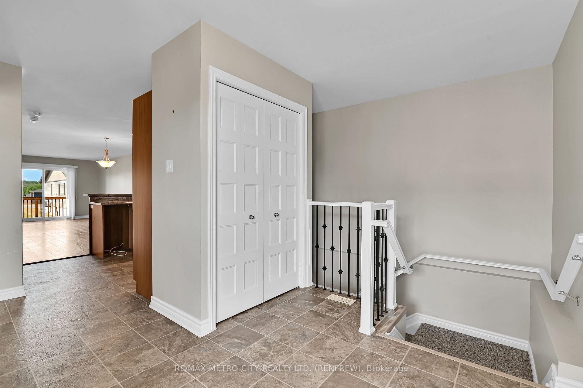 Photo 5 of 35 Otteridge Drive, Renfrew — HOMEH