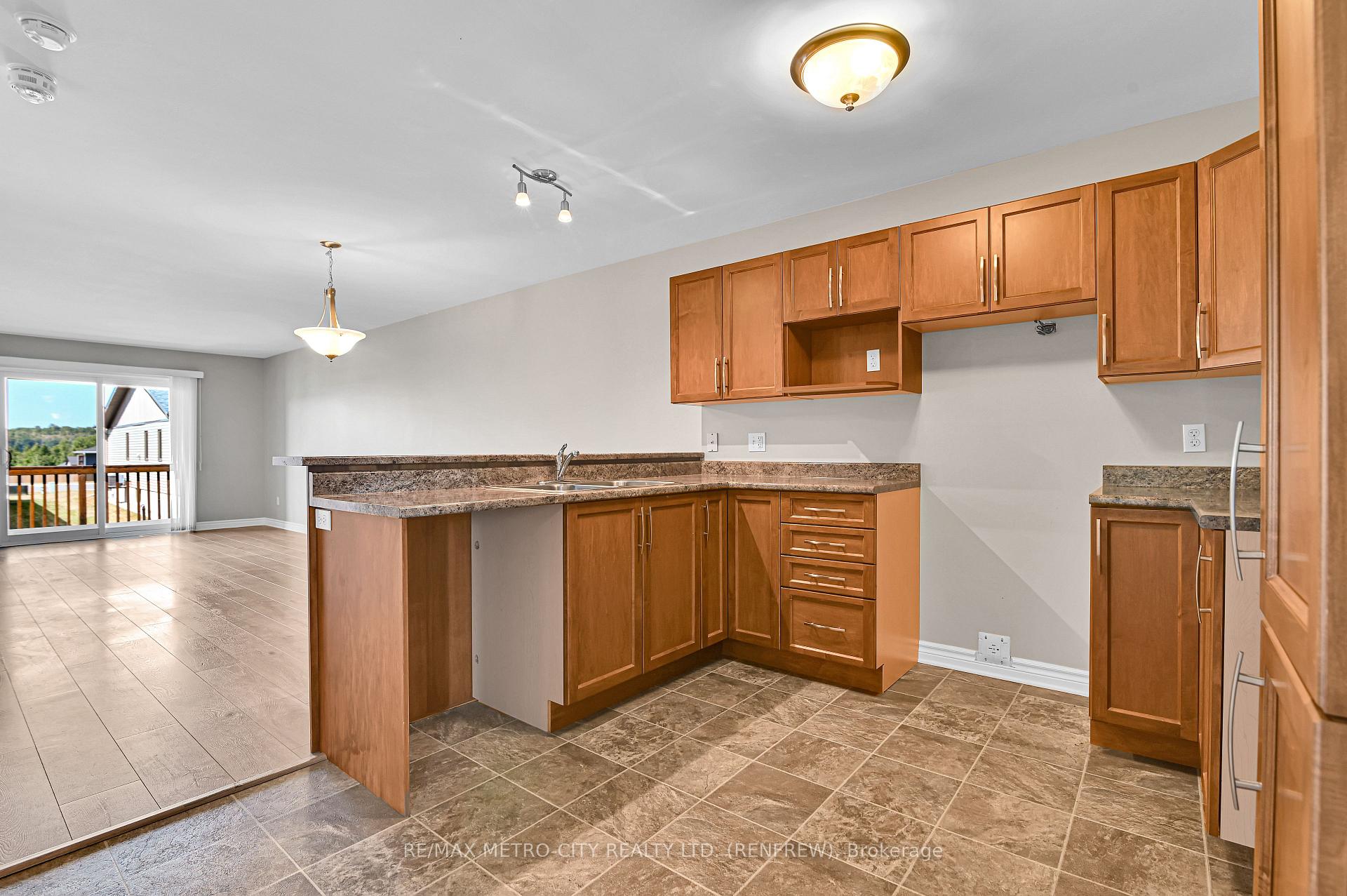 Photo 6 of 35 Otteridge Drive, Renfrew — HOMEH