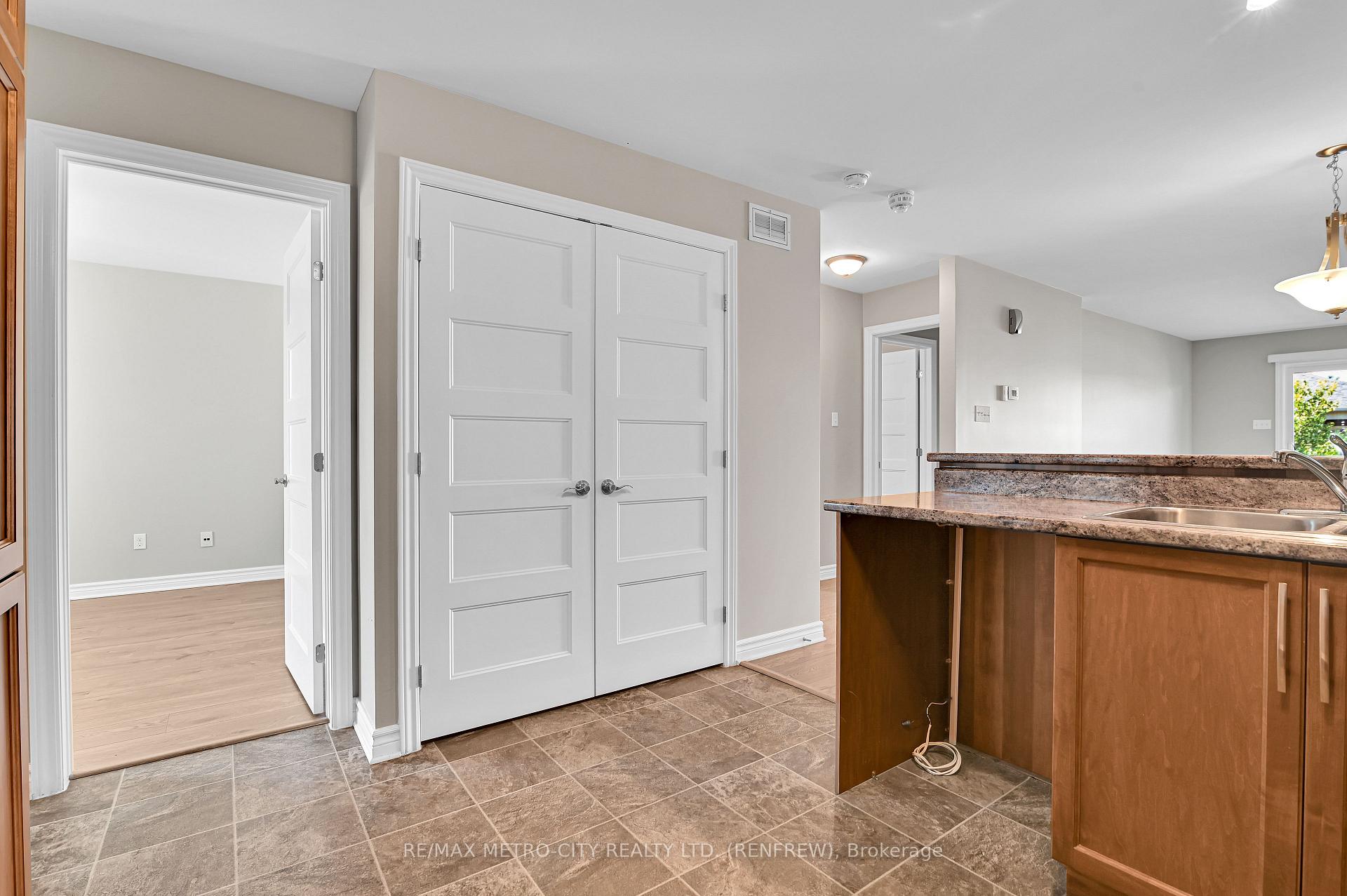 Photo 8 of 35 Otteridge Drive, Renfrew — HOMEH