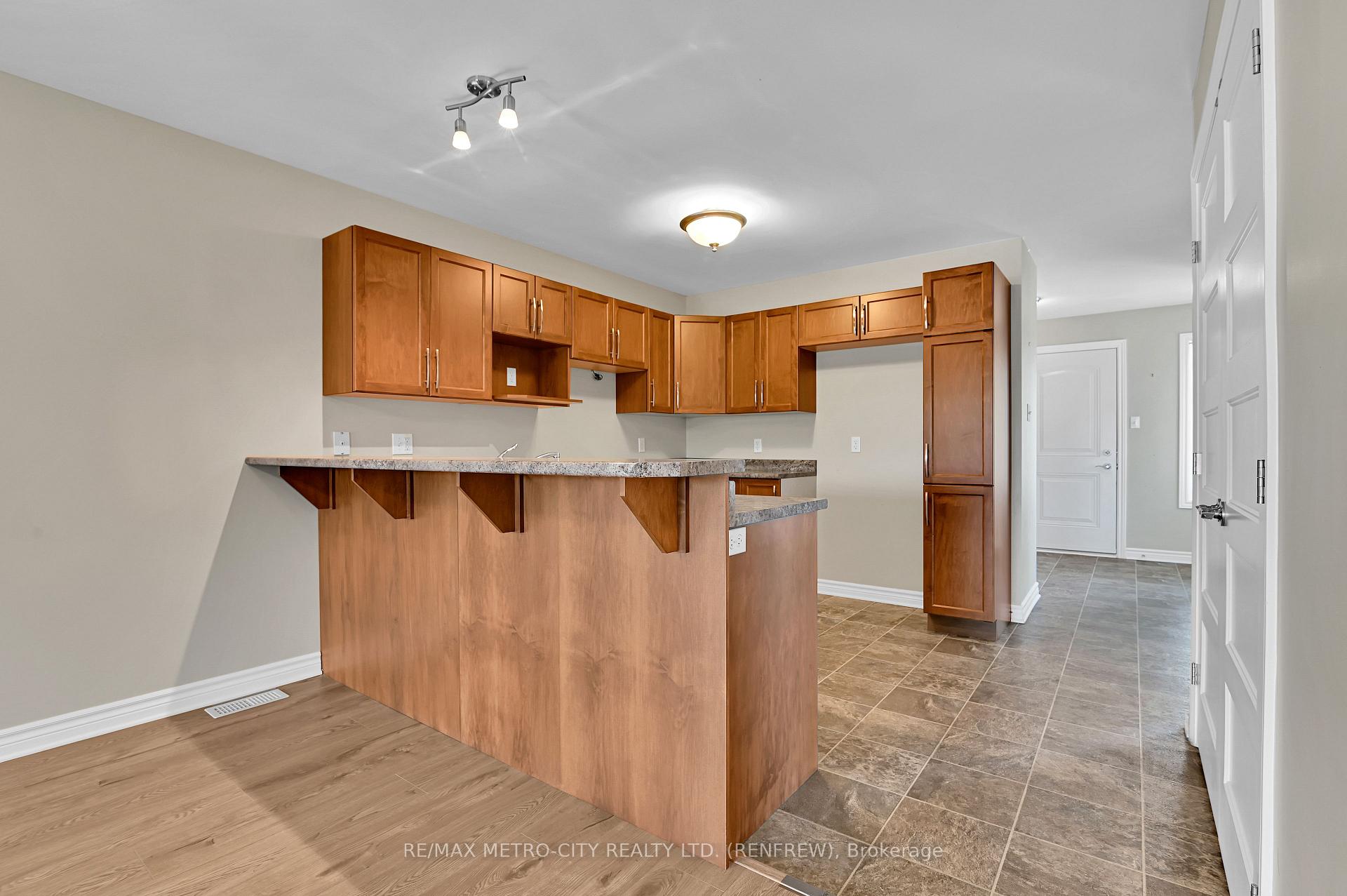 Photo 9 of 35 Otteridge Drive, Renfrew — HOMEH