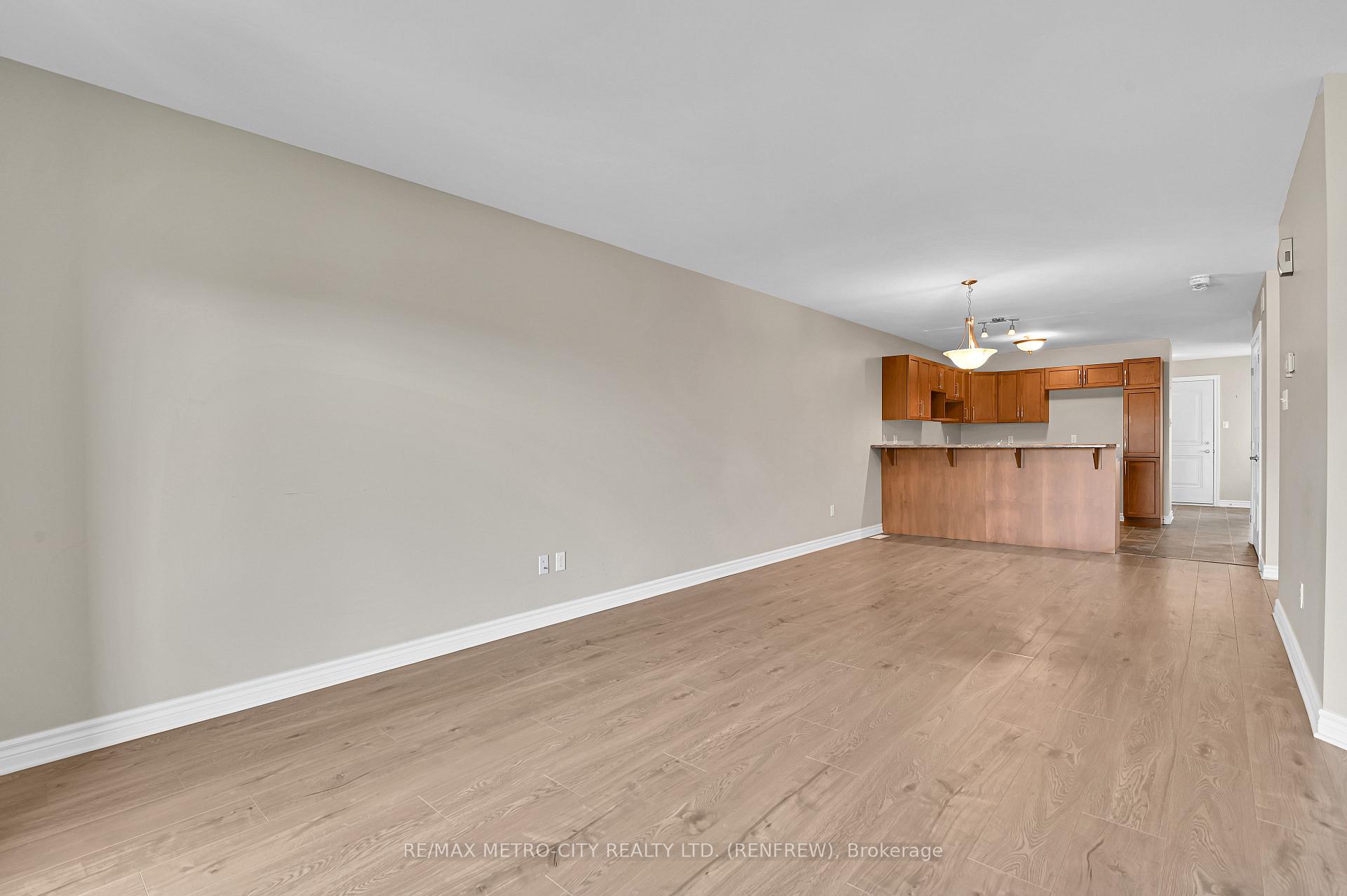 Photo 15 of 35 Otteridge Drive, Renfrew — HOMEH