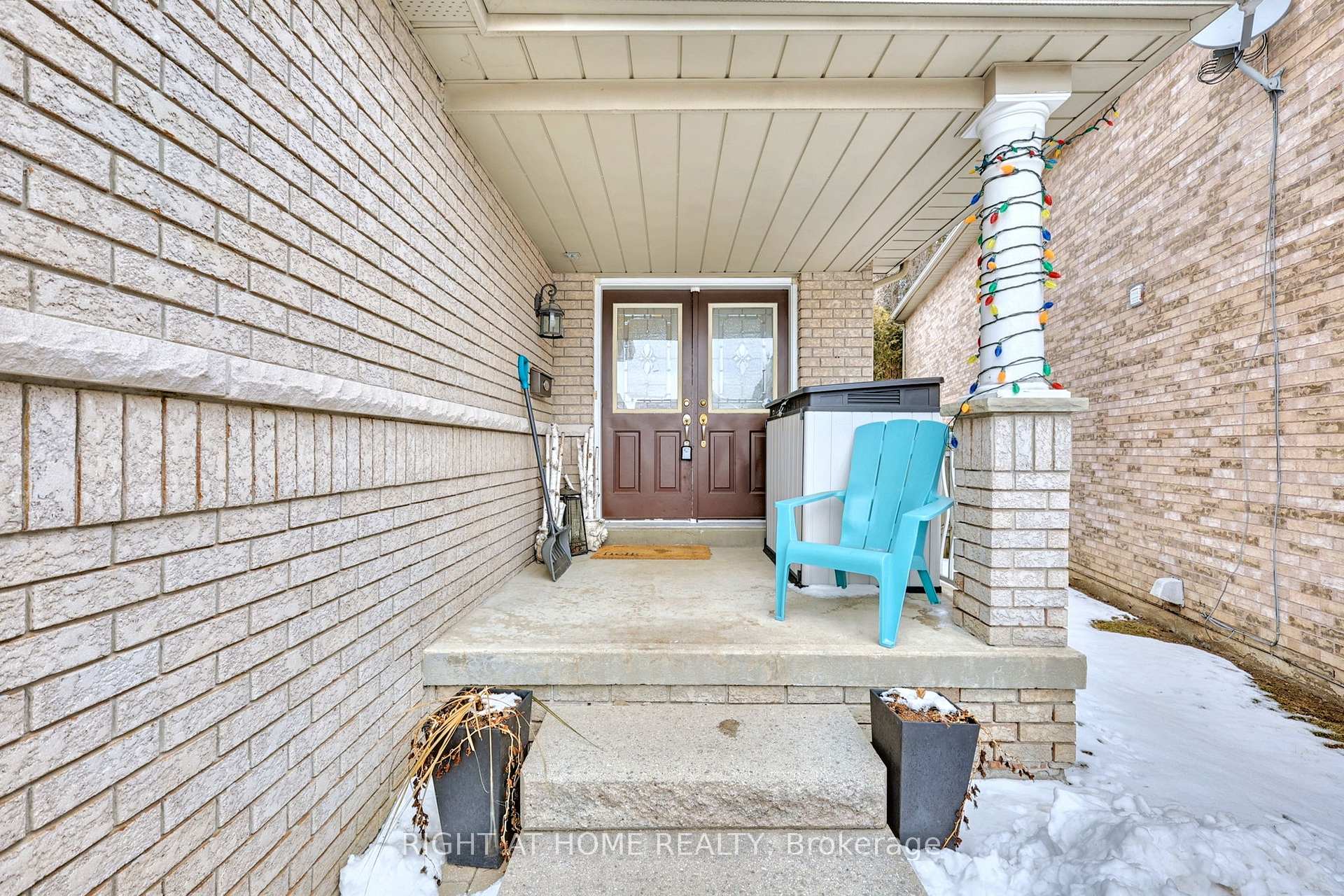 Photo 2 of 746 Swan Place, Pickering, Amberlea — HOMEH