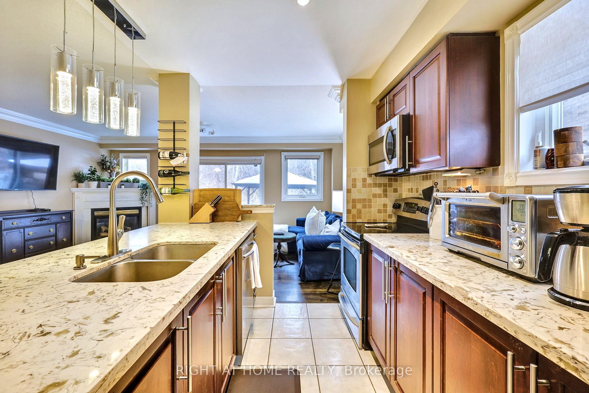 Photo 7 of 746 Swan Place, Pickering, Amberlea — HOMEH