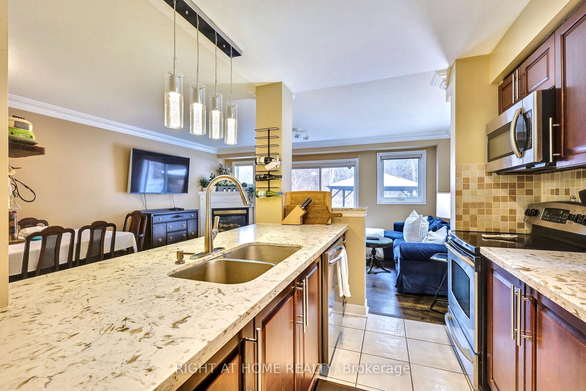 Photo 8 of 746 Swan Place, Pickering, Amberlea — HOMEH