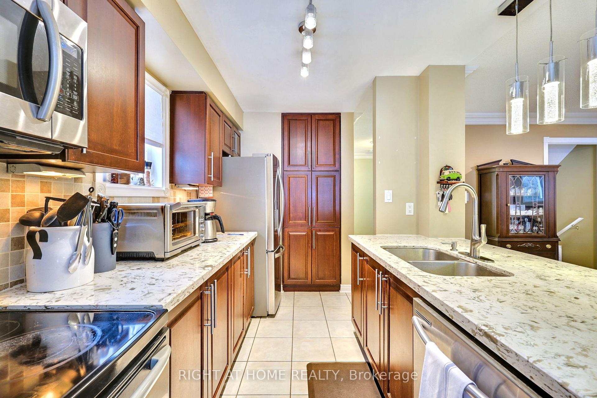 Photo 9 of 746 Swan Place, Pickering, Amberlea — HOMEH