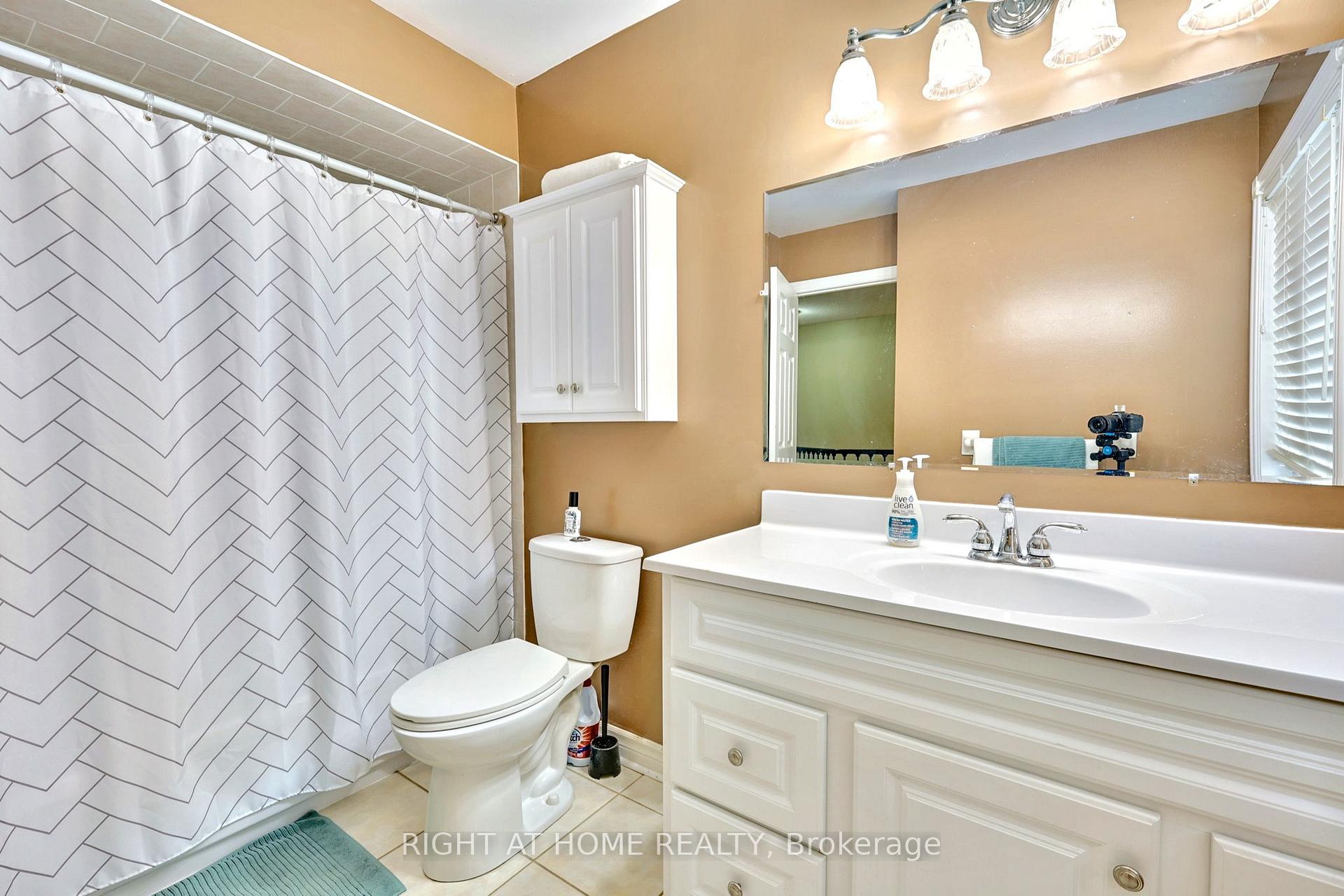 Photo 20 of 746 Swan Place, Pickering, Amberlea — HOMEH