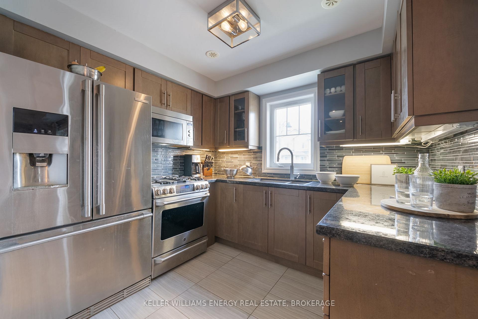 Photo 8 of 69 Tabaret Crescent, Oshawa, Windfields — HOMEH