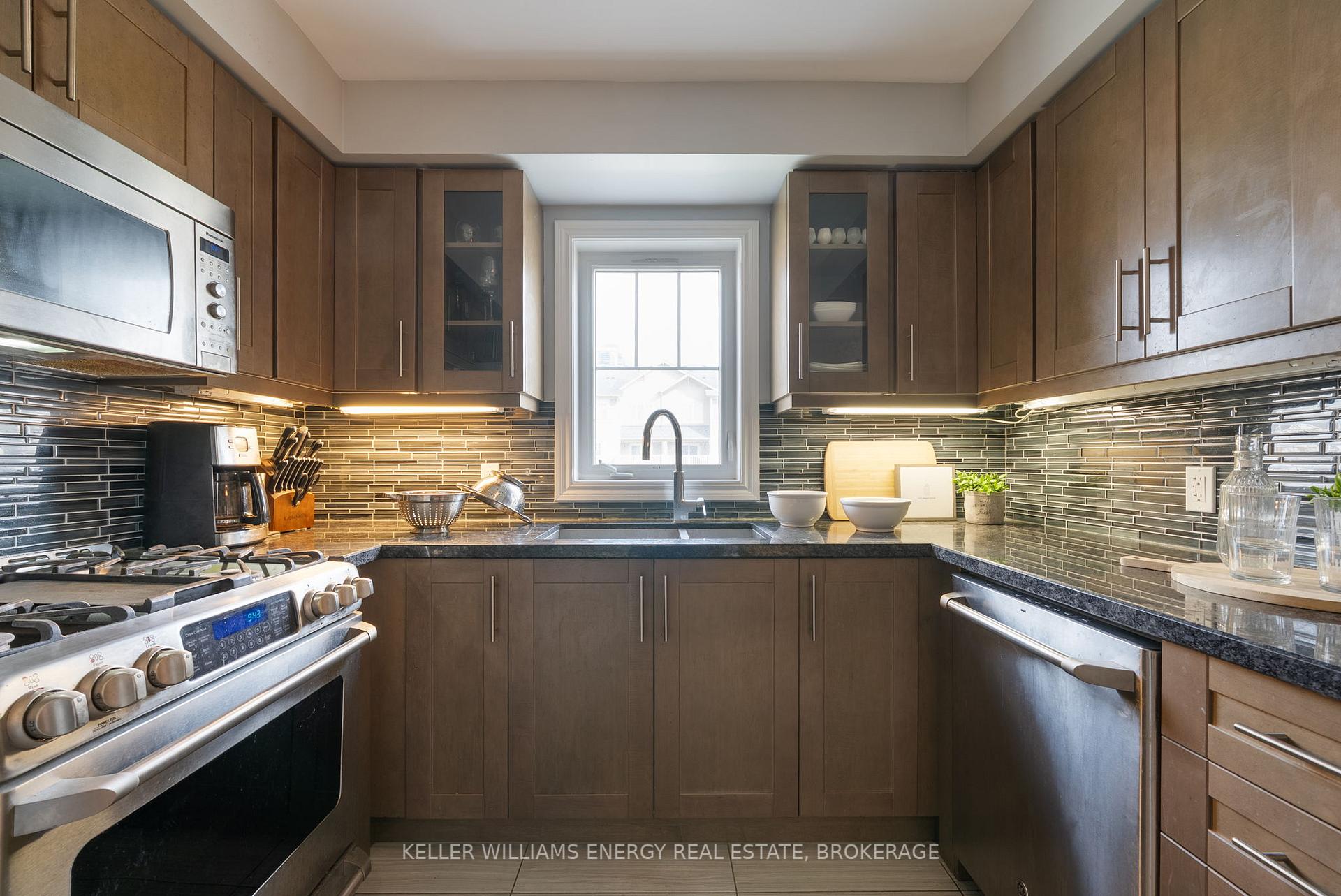 Photo 9 of 69 Tabaret Crescent, Oshawa, Windfields — HOMEH