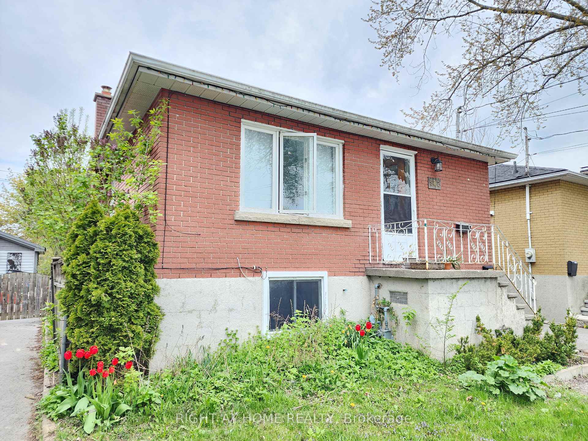 Photo 1 of 582 MacDonnell Street, Kingston, East of Sir John A. Blvd — HOMEH