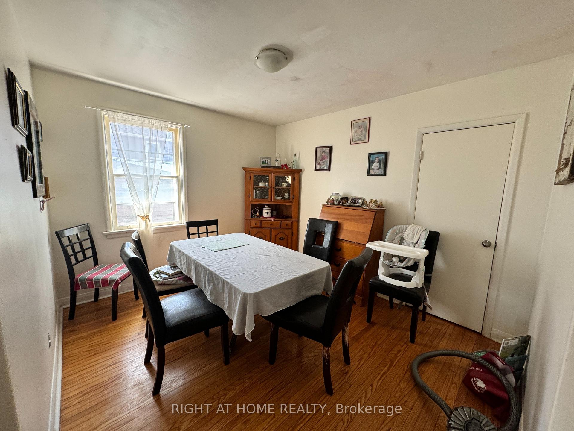 Photo 7 of 582 MacDonnell Street, Kingston, East of Sir John A. Blvd — HOMEH