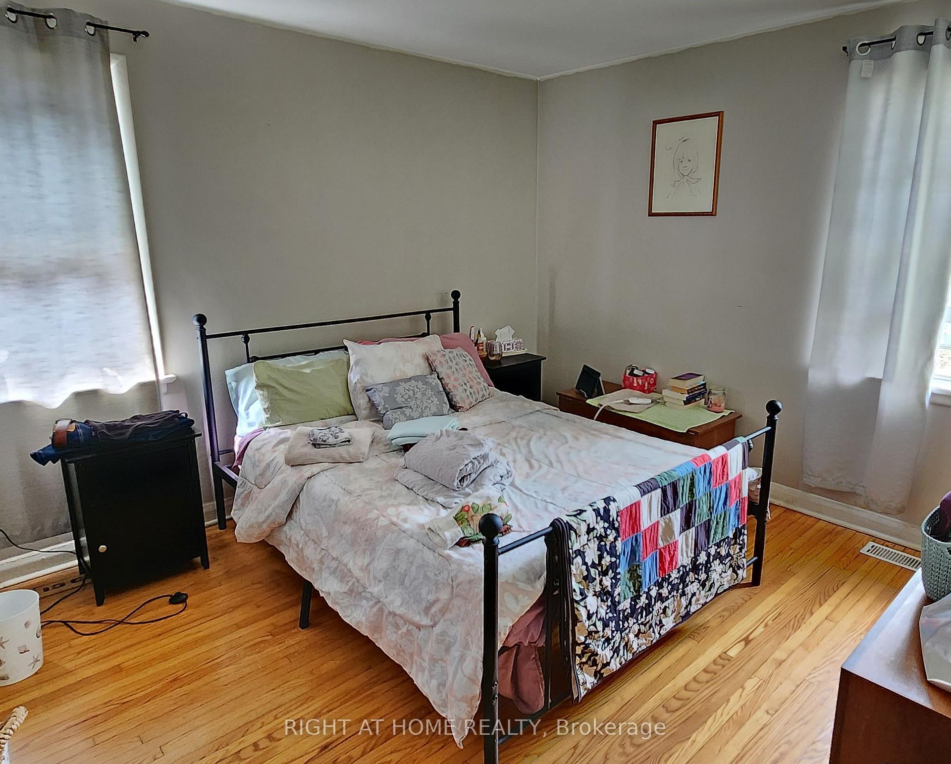 Photo 8 of 582 MacDonnell Street, Kingston, East of Sir John A. Blvd — HOMEH