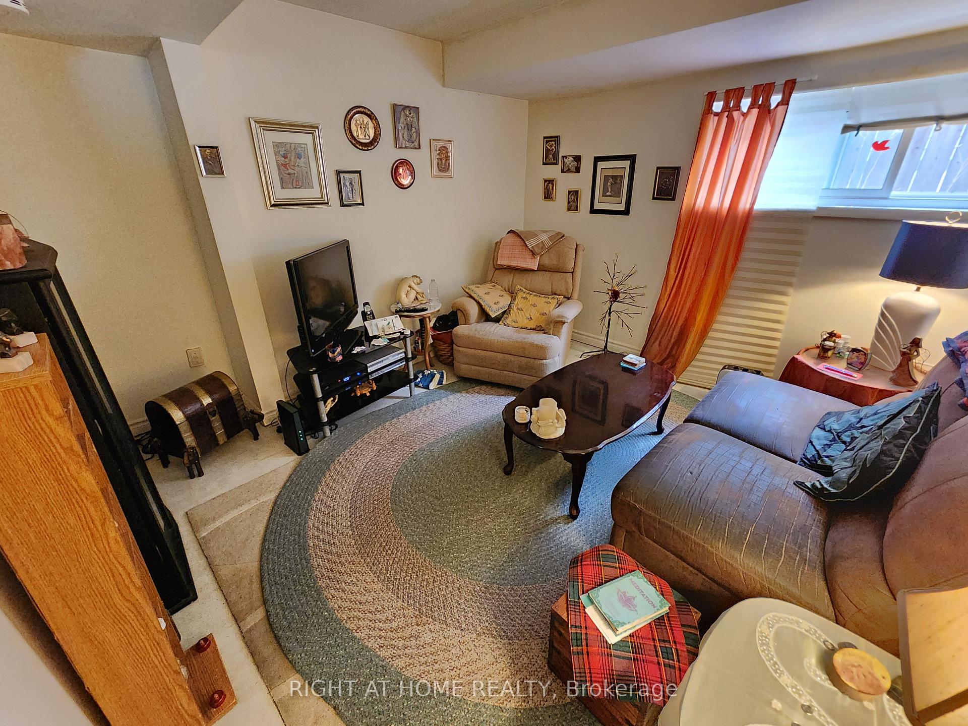Photo 11 of 582 MacDonnell Street, Kingston, East of Sir John A. Blvd — HOMEH
