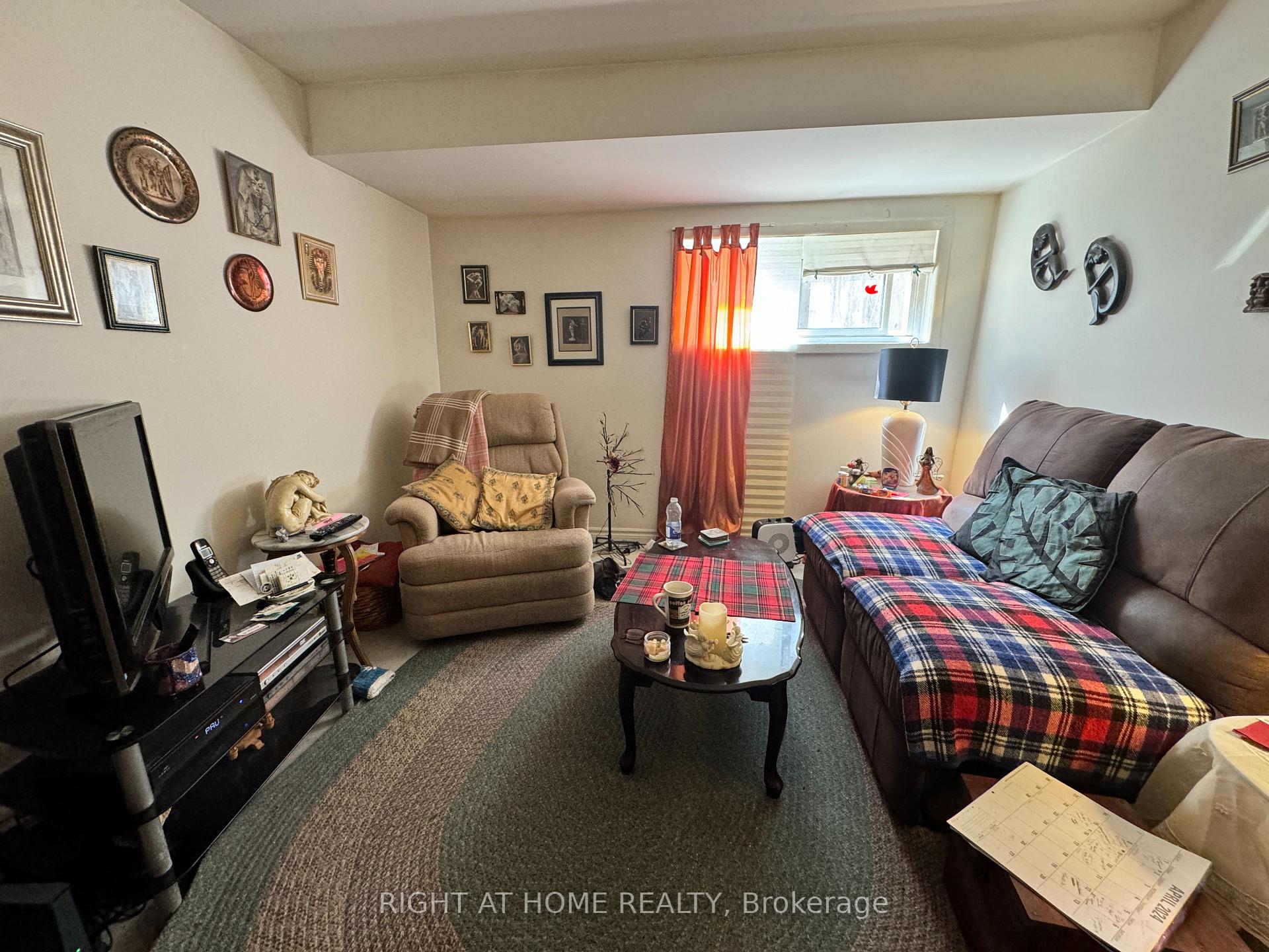 Photo 12 of 582 MacDonnell Street, Kingston, East of Sir John A. Blvd — HOMEH