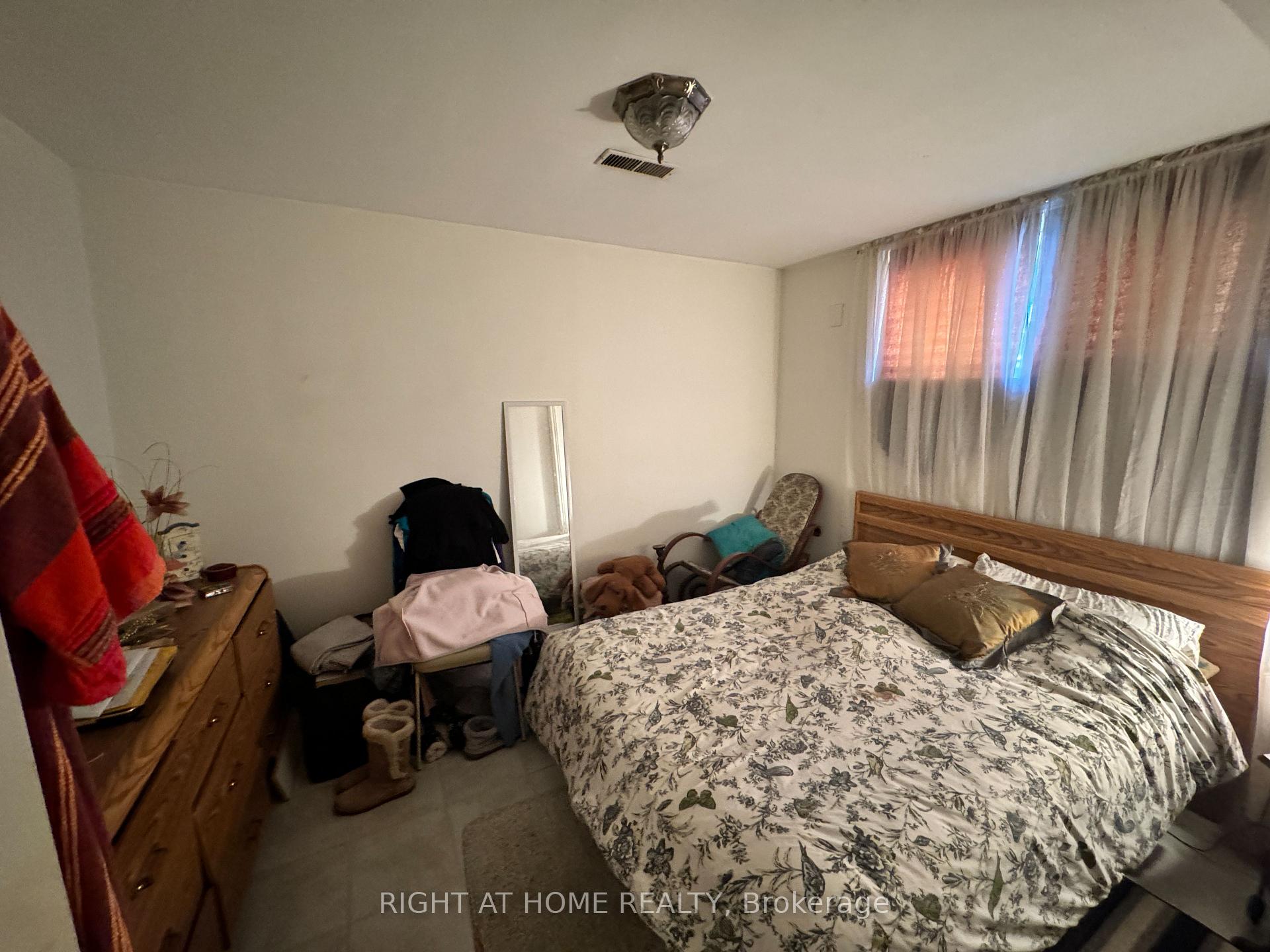 Photo 15 of 582 MacDonnell Street, Kingston, East of Sir John A. Blvd — HOMEH