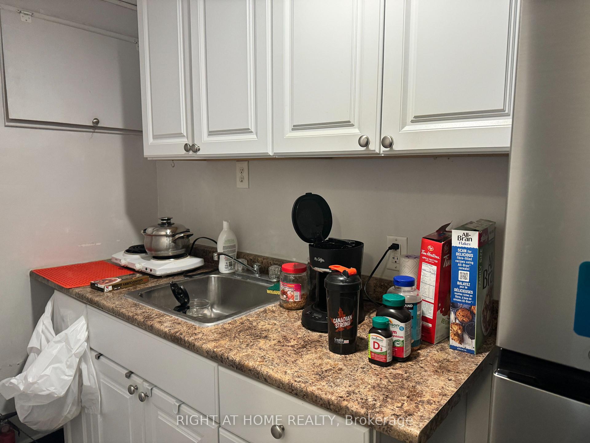 Photo 19 of 582 MacDonnell Street, Kingston, East of Sir John A. Blvd — HOMEH